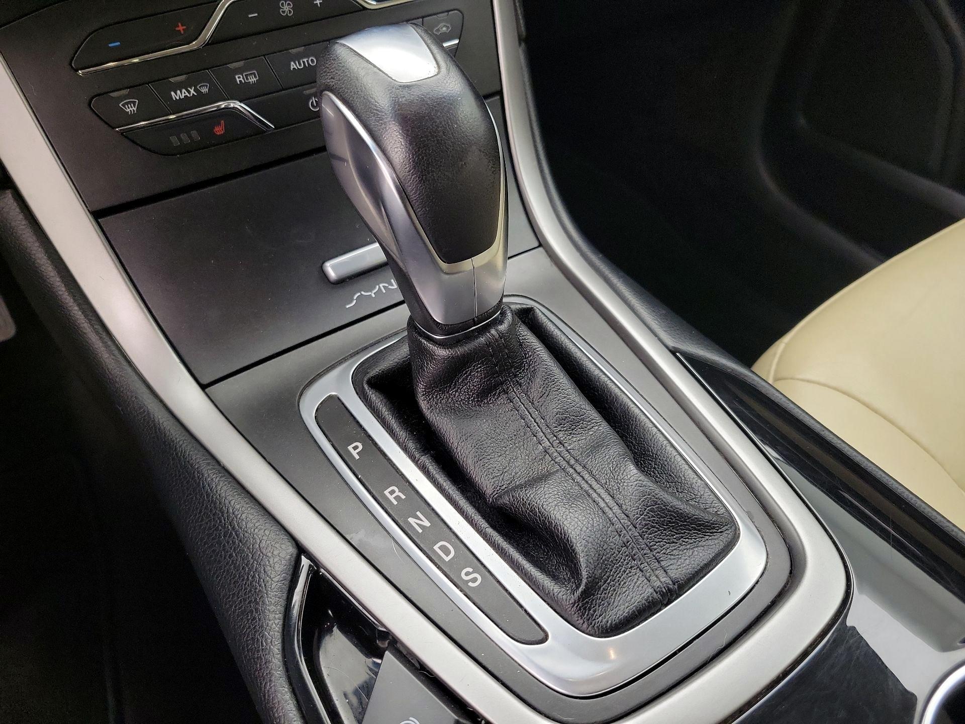 Thumbnail: 2015 Ford Edge - 17
