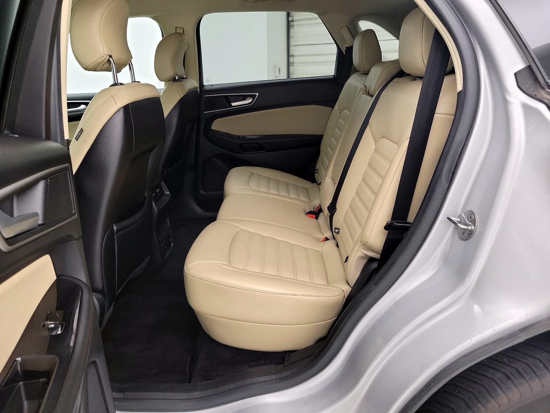 Thumbnail: 2015 Ford Edge - 19