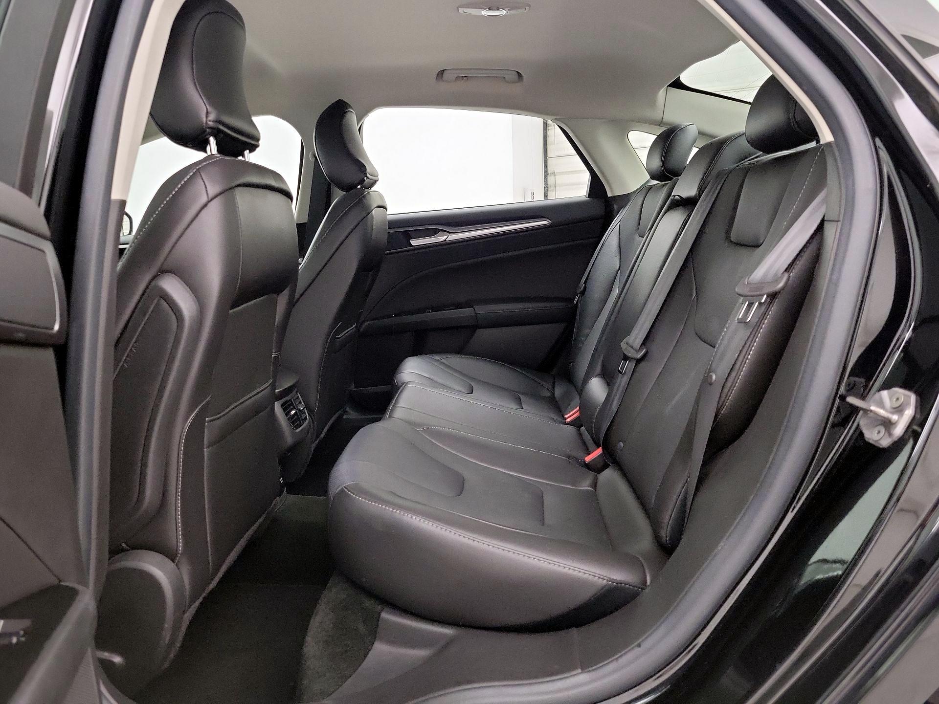 Thumbnail: 2016 Ford Fusion - 19
