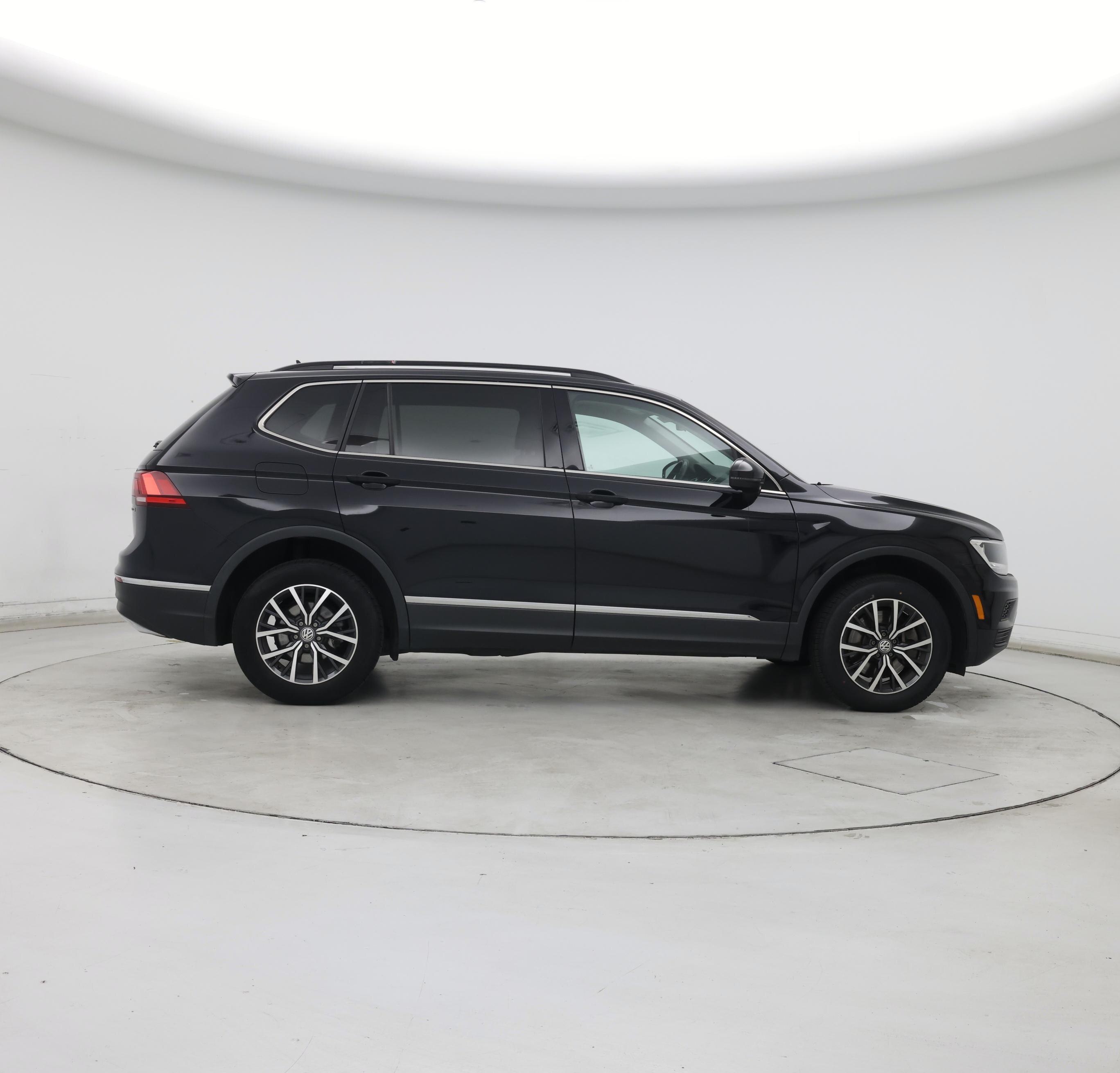 Thumbnail: 2020 Volkswagen Tiguan - 7