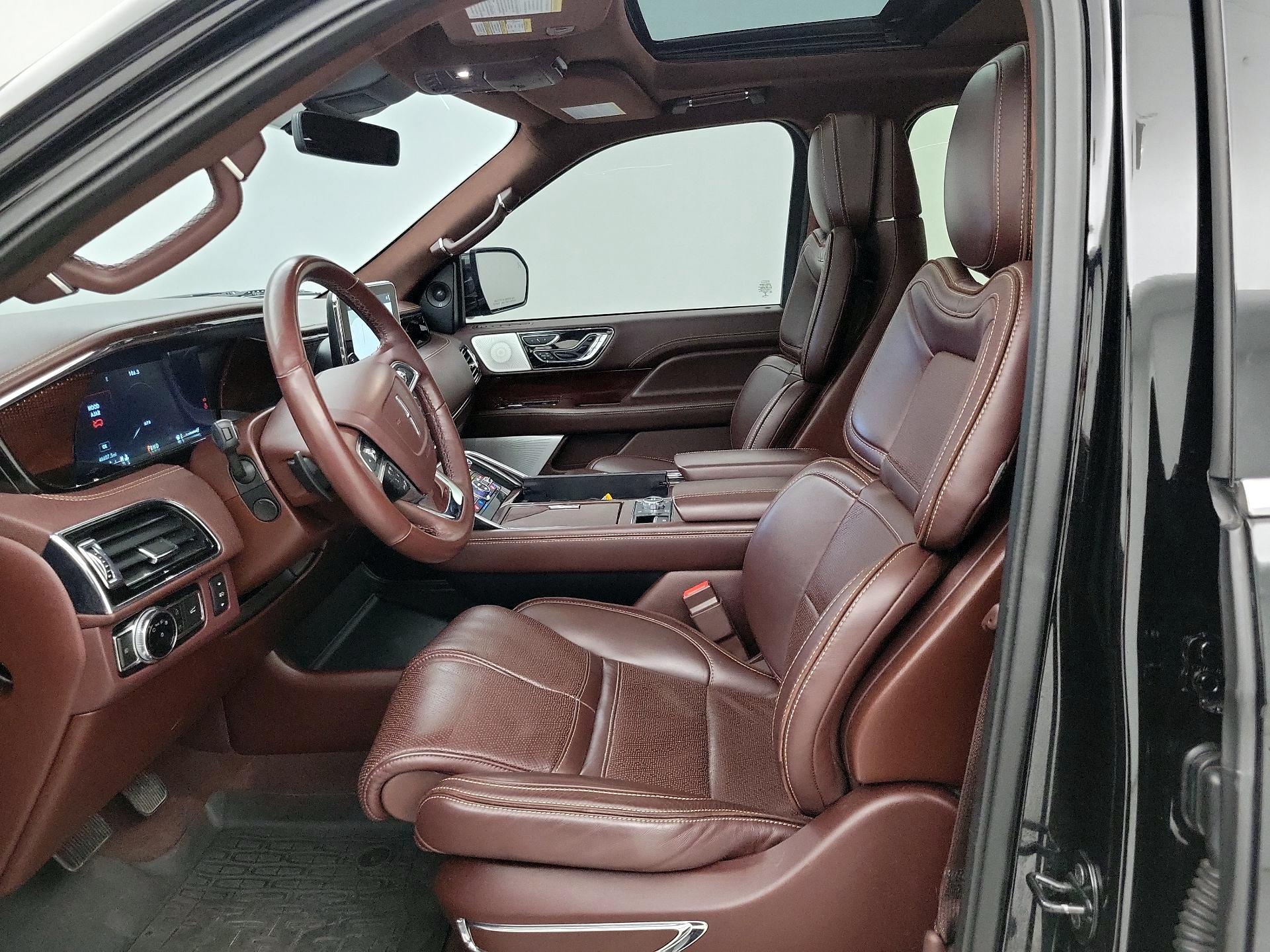 Thumbnail: 2018 Lincoln Navigator L - 11