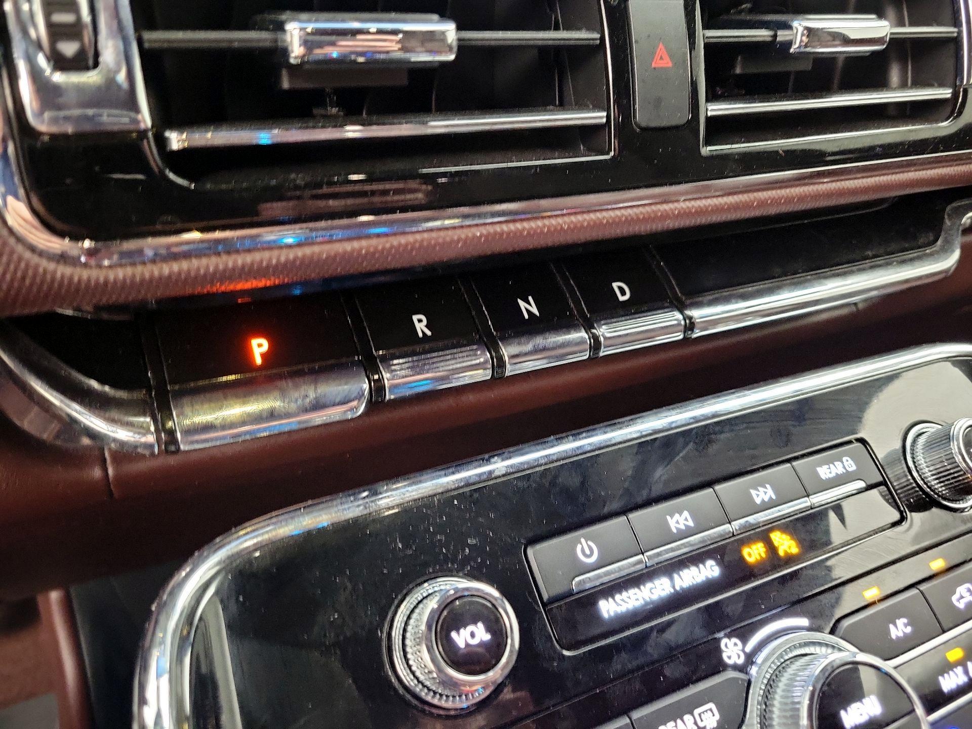 Thumbnail: 2018 Lincoln Navigator L - 18