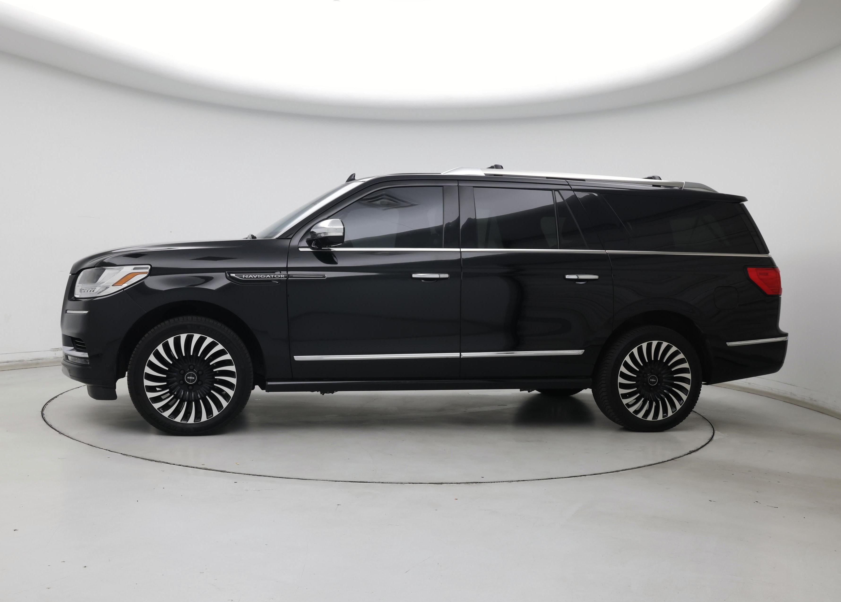 Thumbnail: 2018 Lincoln Navigator L - 3