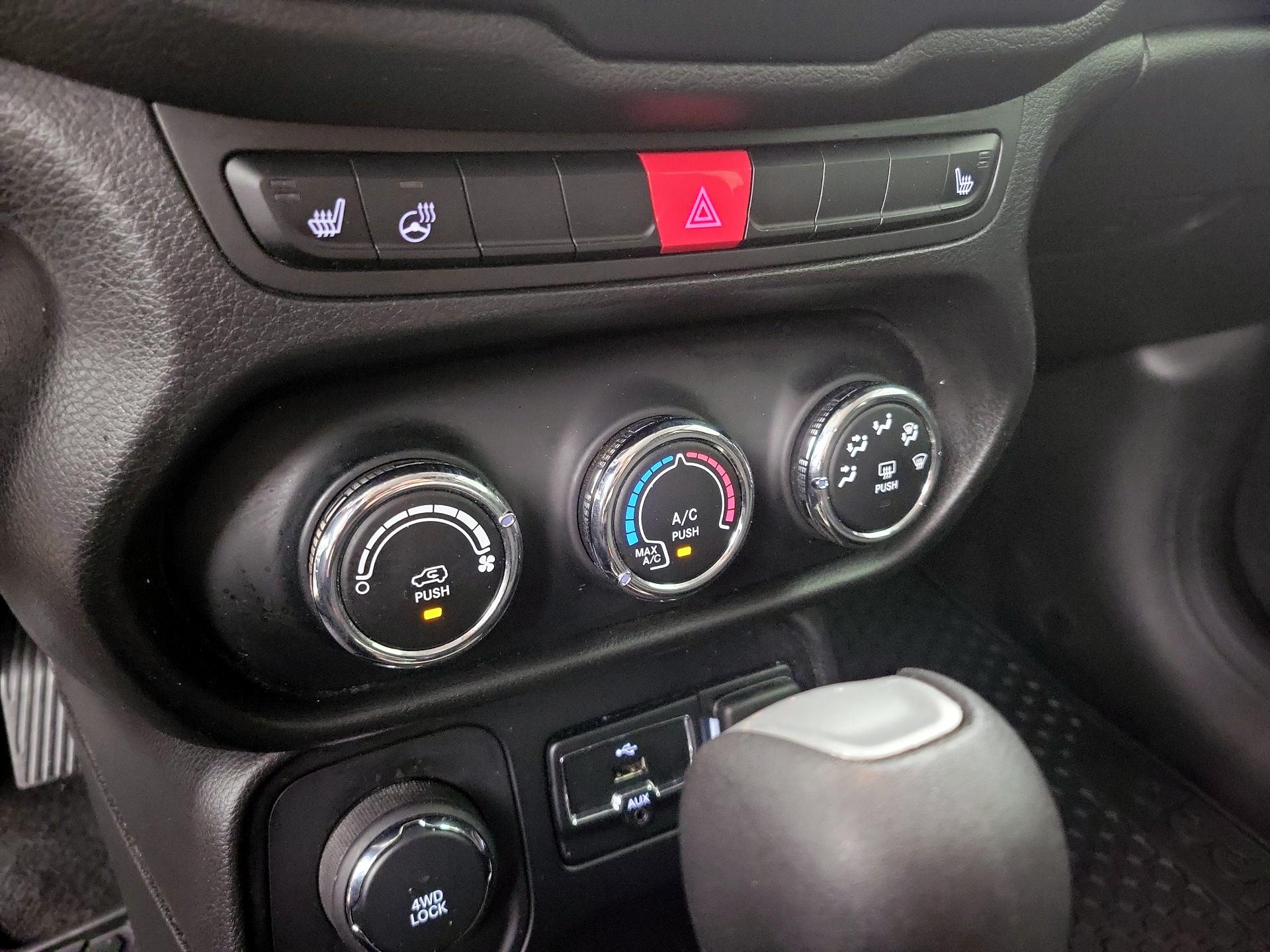 Thumbnail: 2017 Jeep Renegade - 16