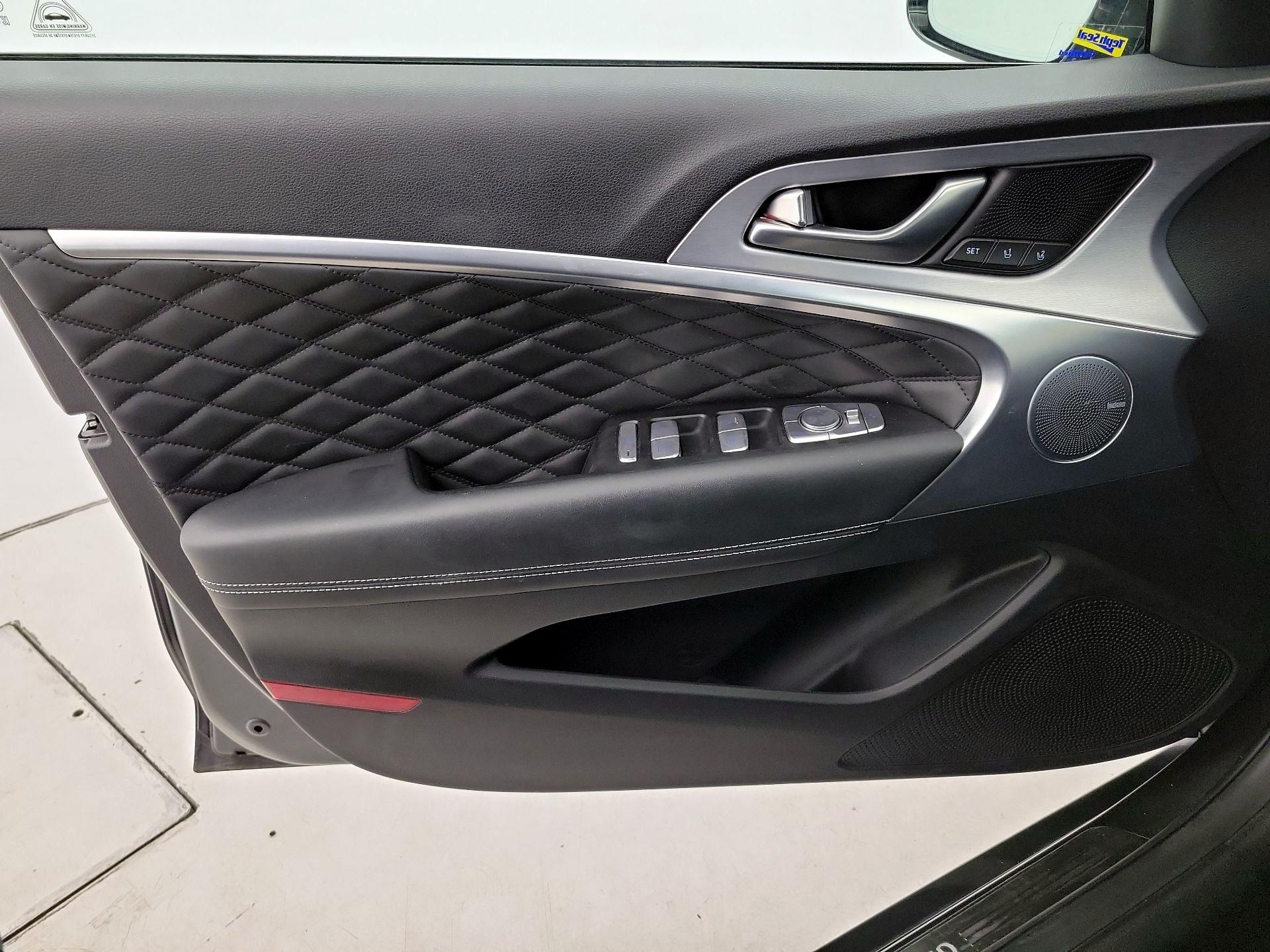 Thumbnail: 2019 Genesis G70 - 12