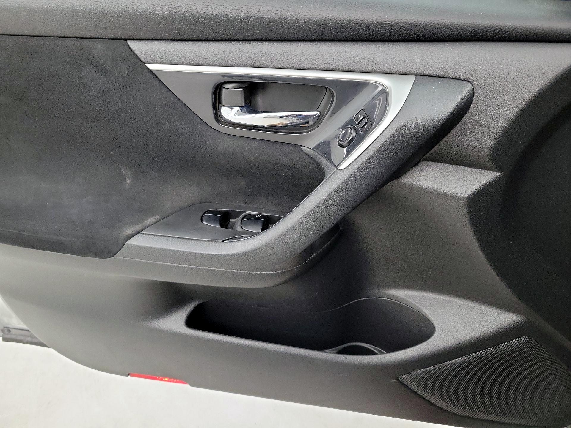 Thumbnail: 2014 Nissan Altima - 12