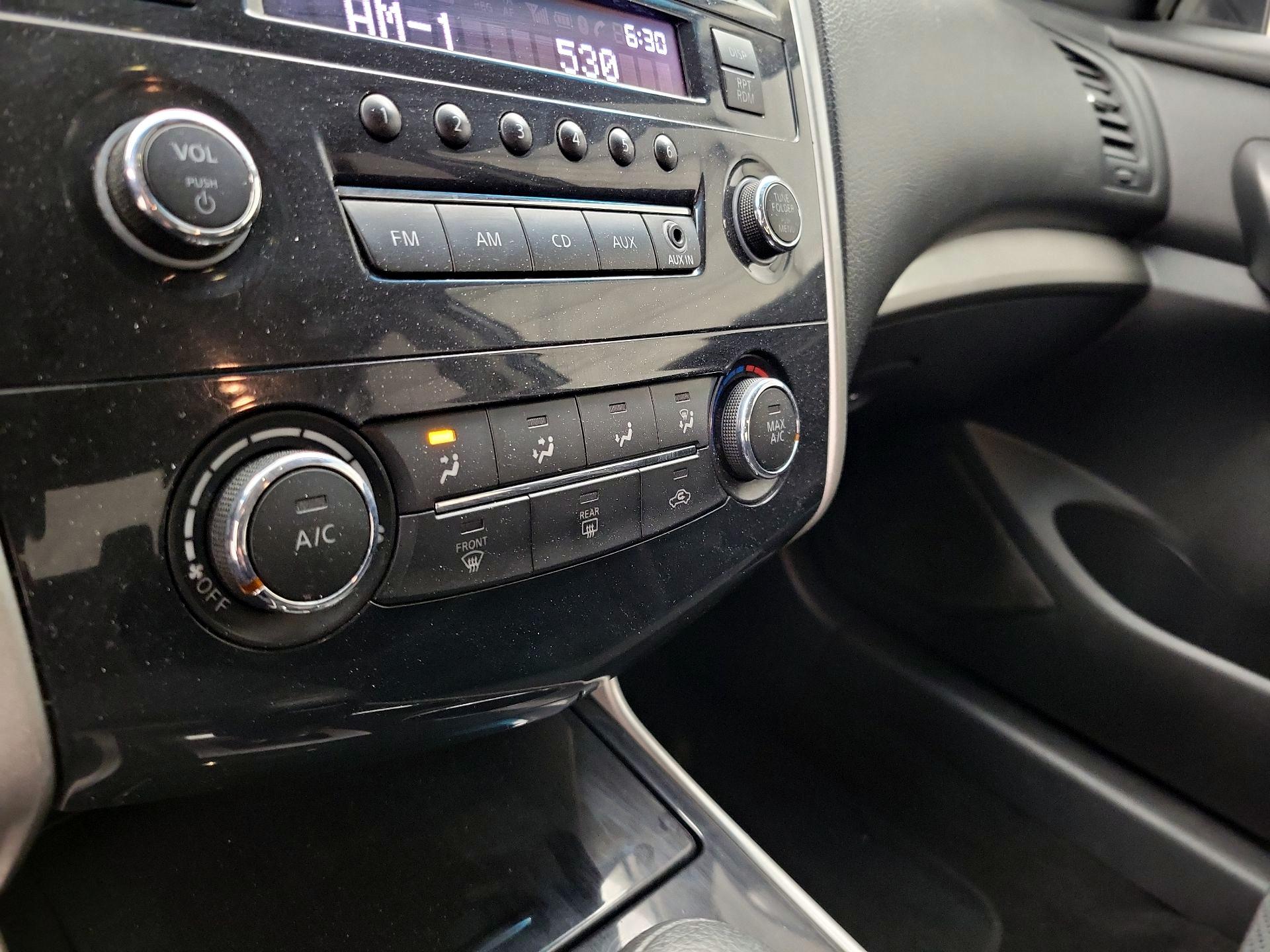 Thumbnail: 2014 Nissan Altima - 15