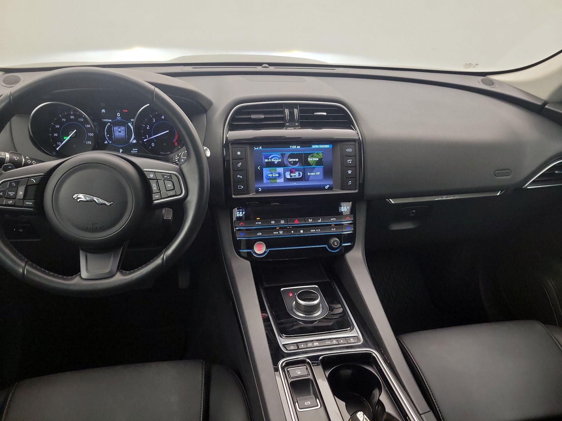Thumbnail: 2018 Jaguar F-Pace - 9