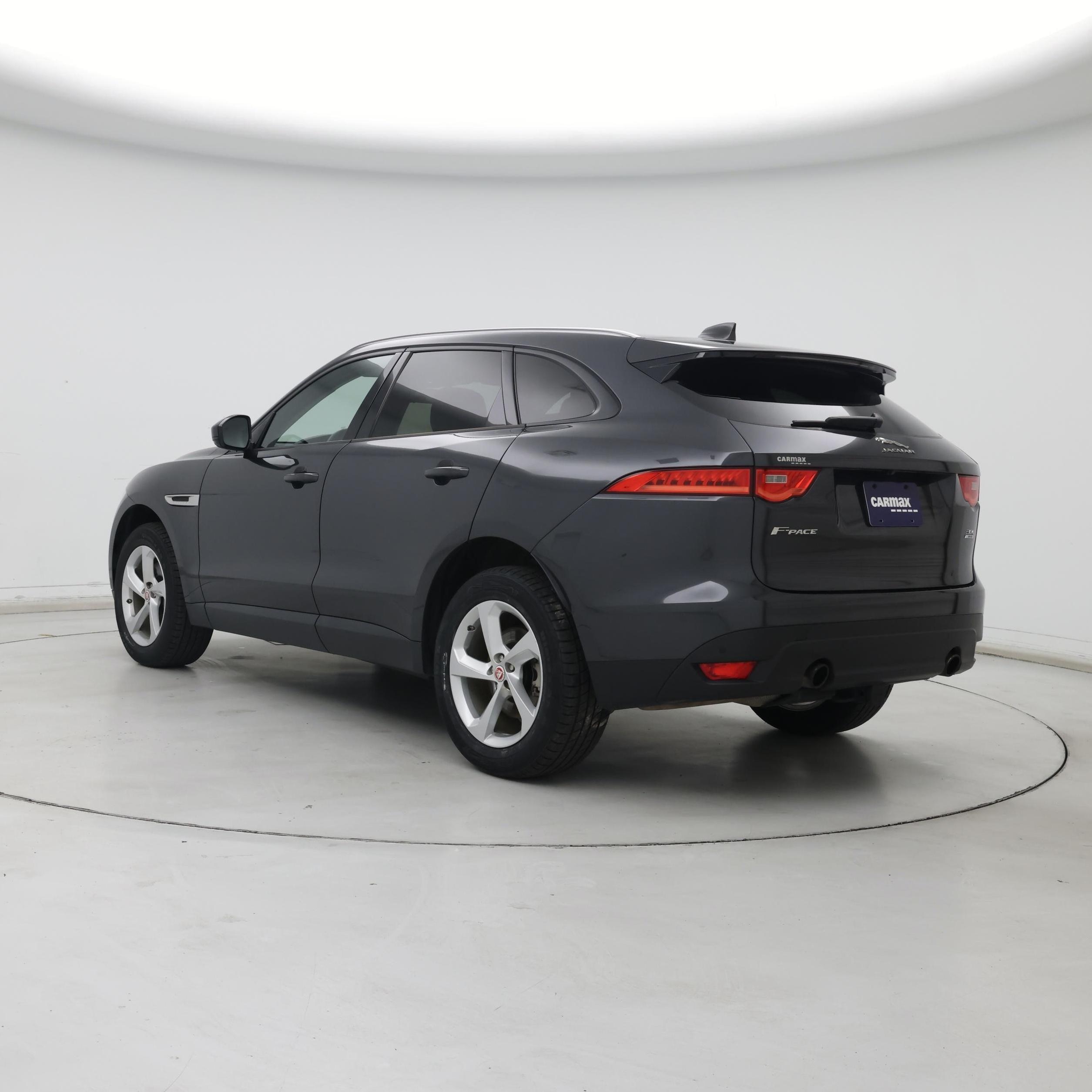 Thumbnail: 2018 Jaguar F-Pace - 2