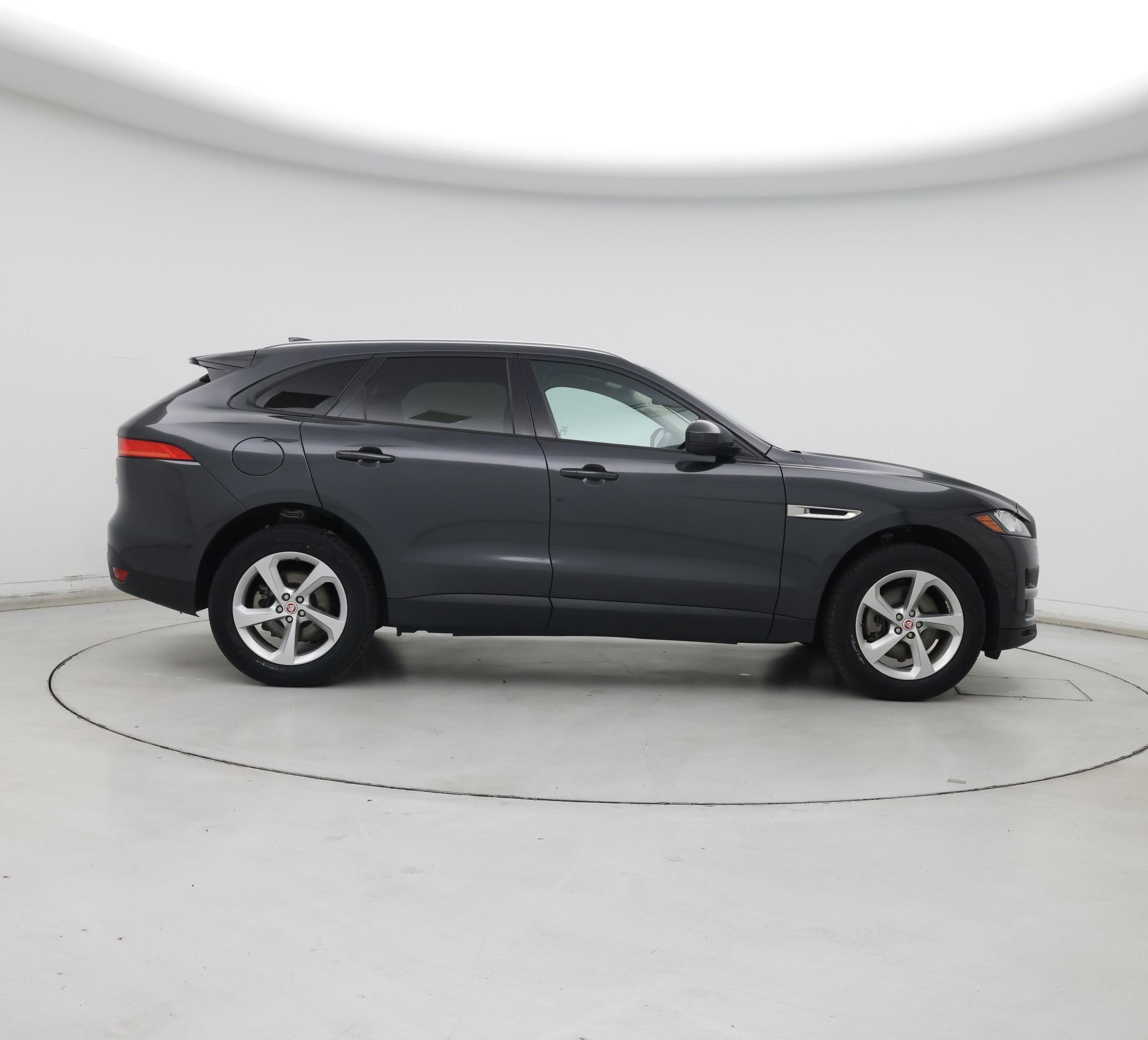 Thumbnail: 2018 Jaguar F-Pace - 7