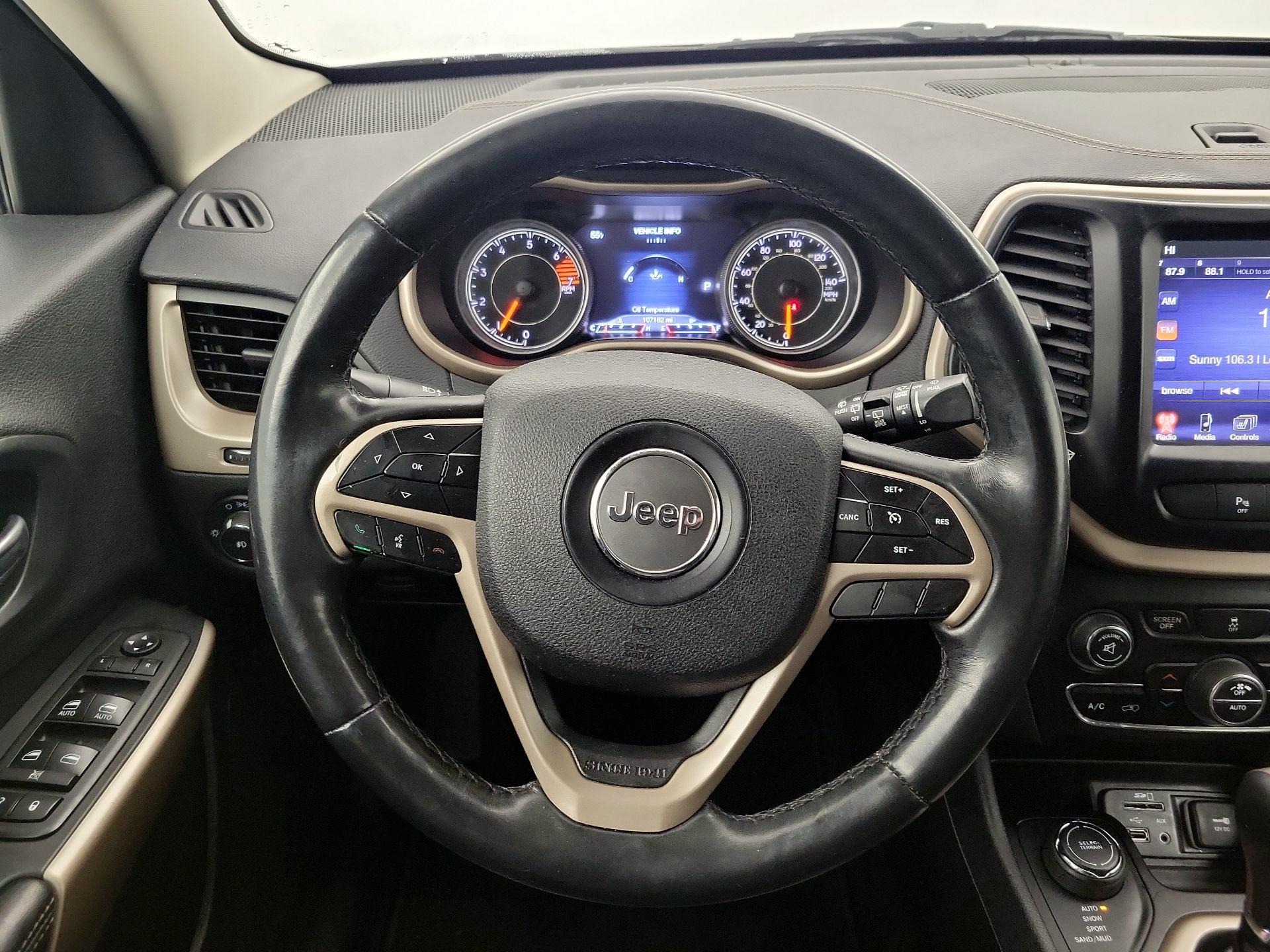 Thumbnail: 2018 Jeep Cherokee - 10