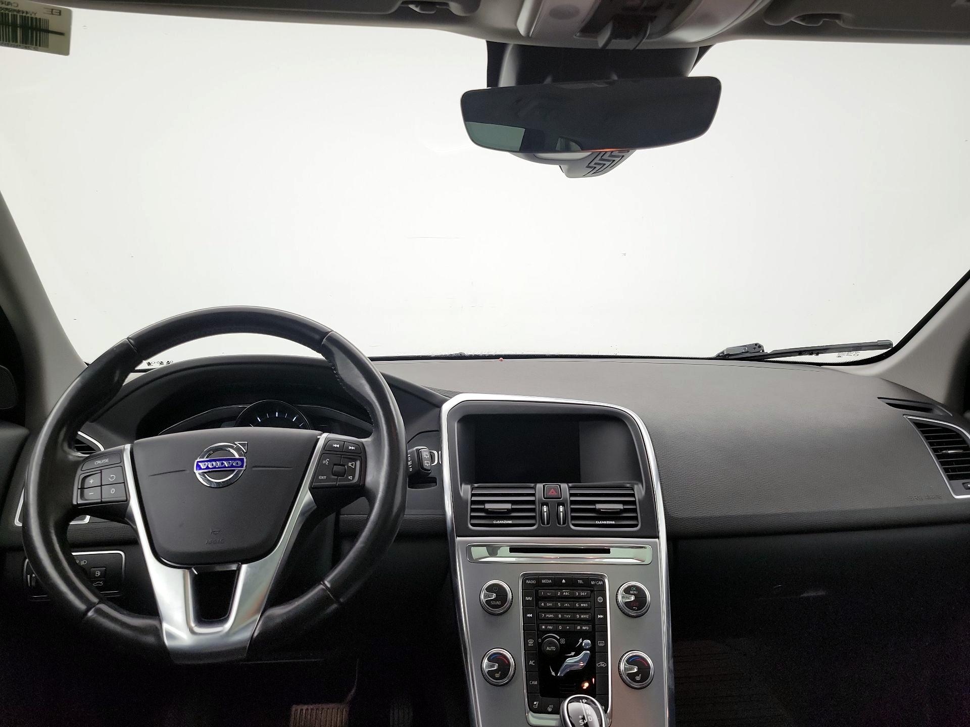 Thumbnail: 2017 Volvo XC60 - 9