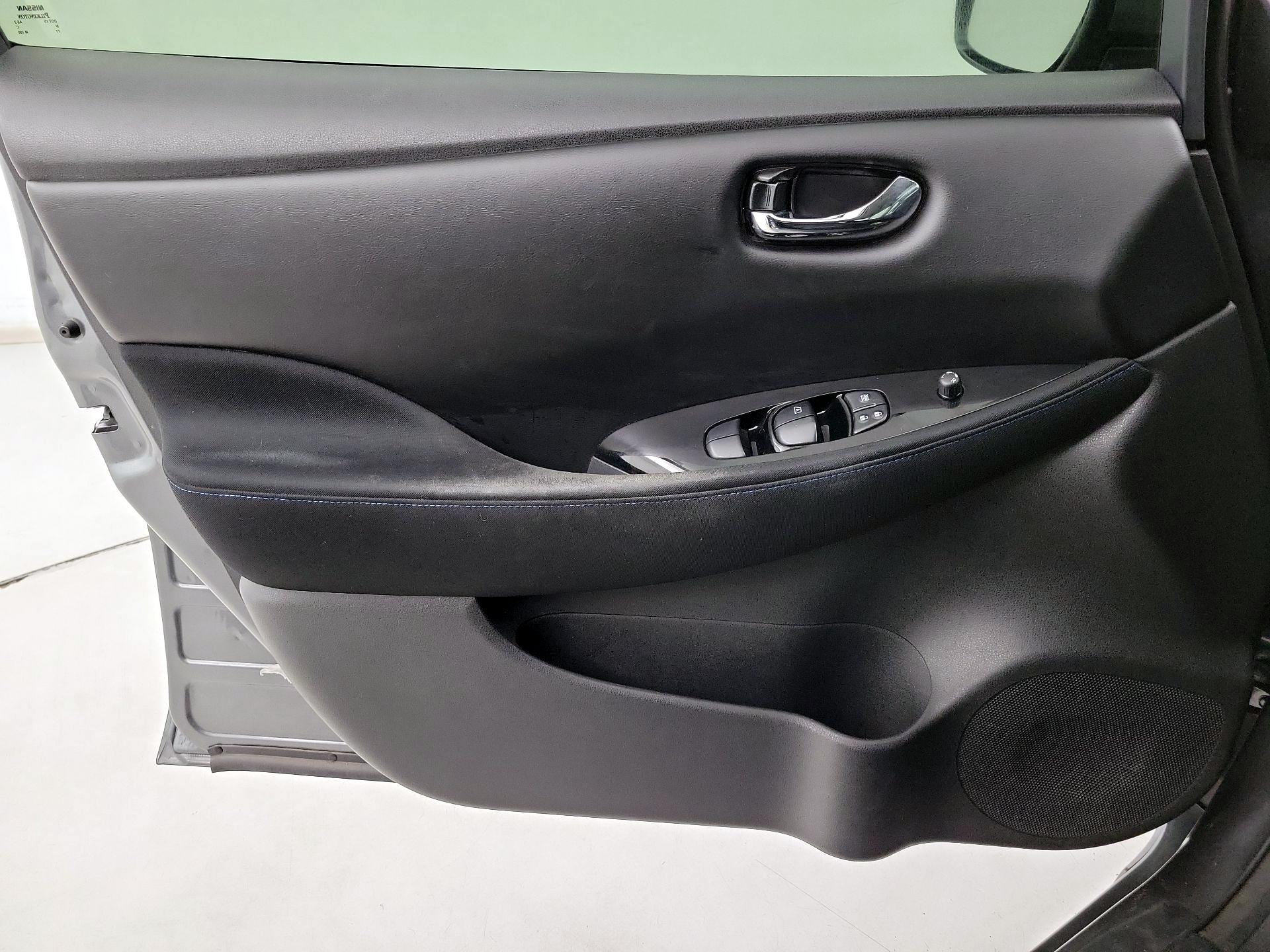 Thumbnail: 2019 Nissan Leaf - 12
