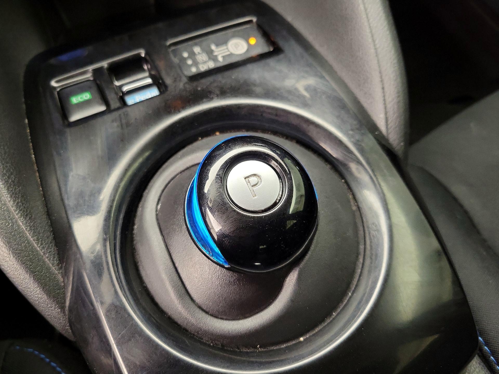 Thumbnail: 2019 Nissan Leaf - 17