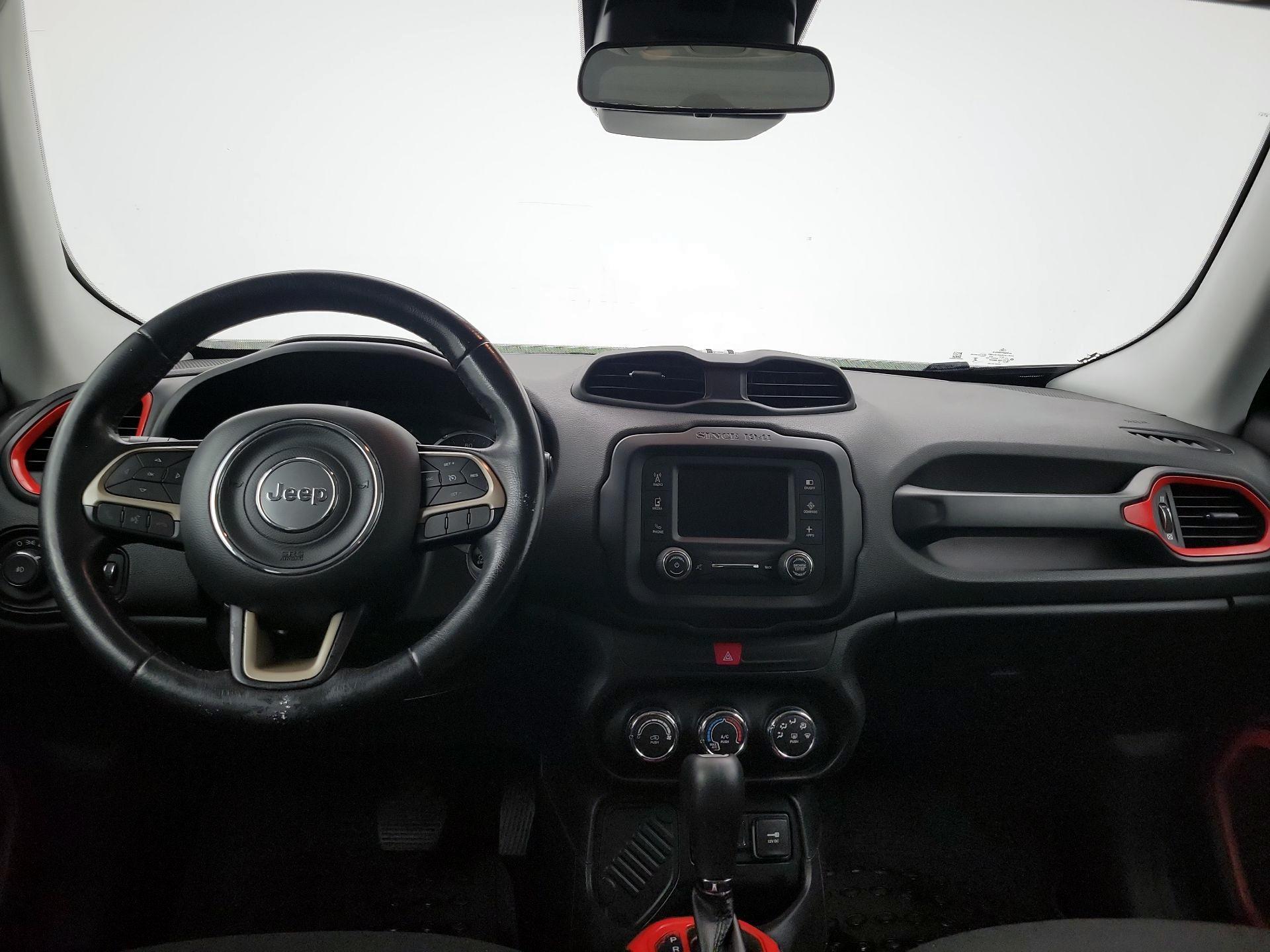 Thumbnail: 2016 Jeep Renegade - 9