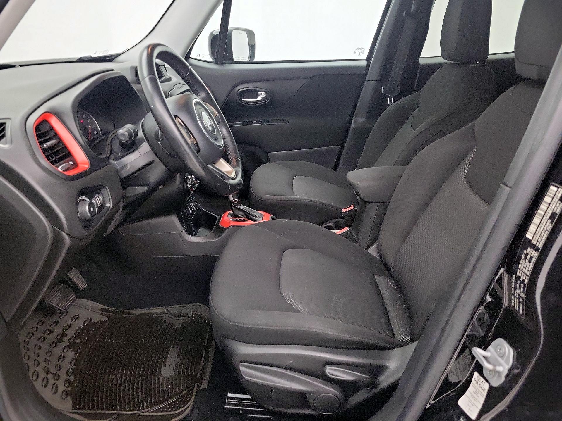 Thumbnail: 2016 Jeep Renegade - 11