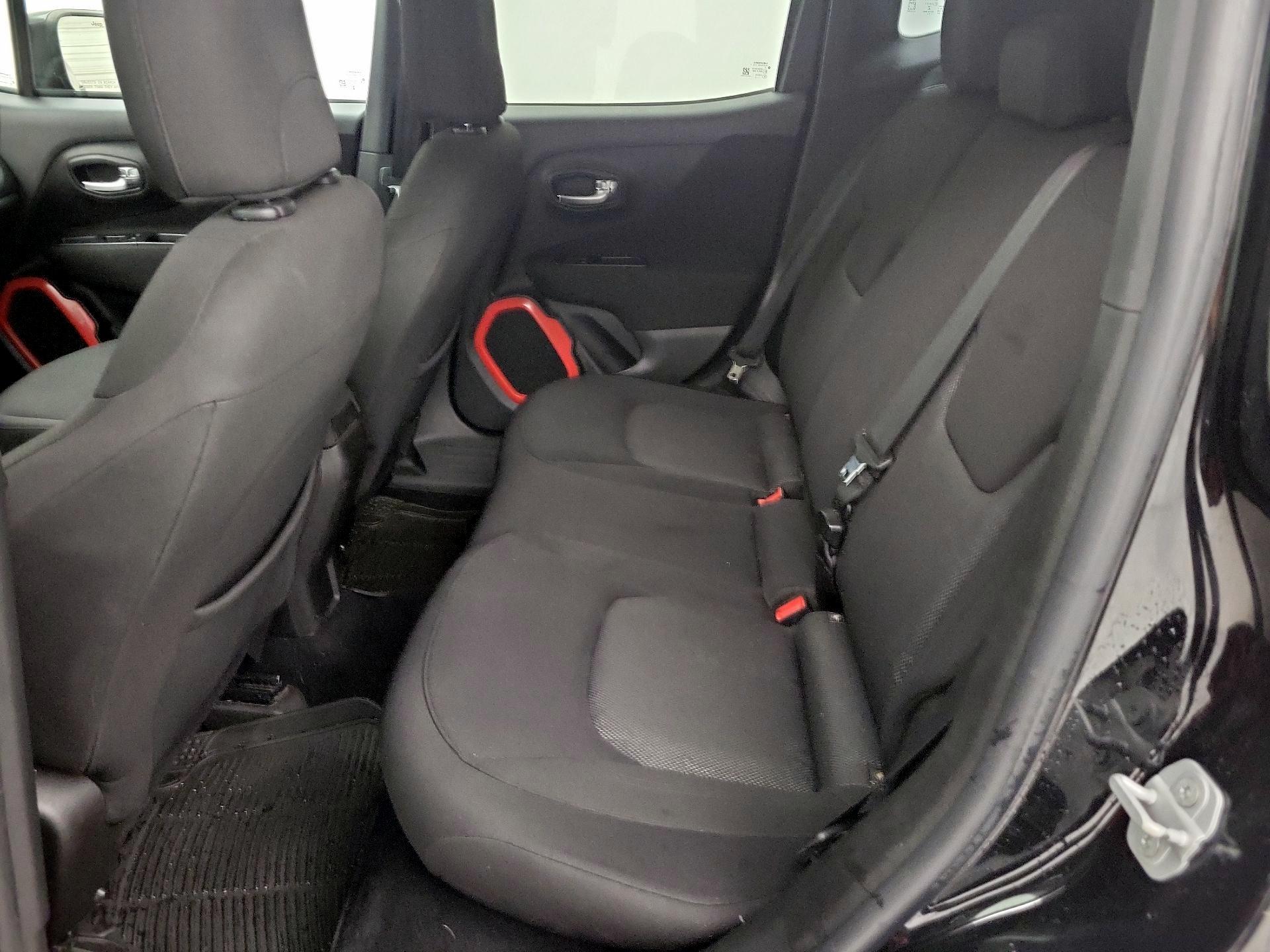 Thumbnail: 2016 Jeep Renegade - 19