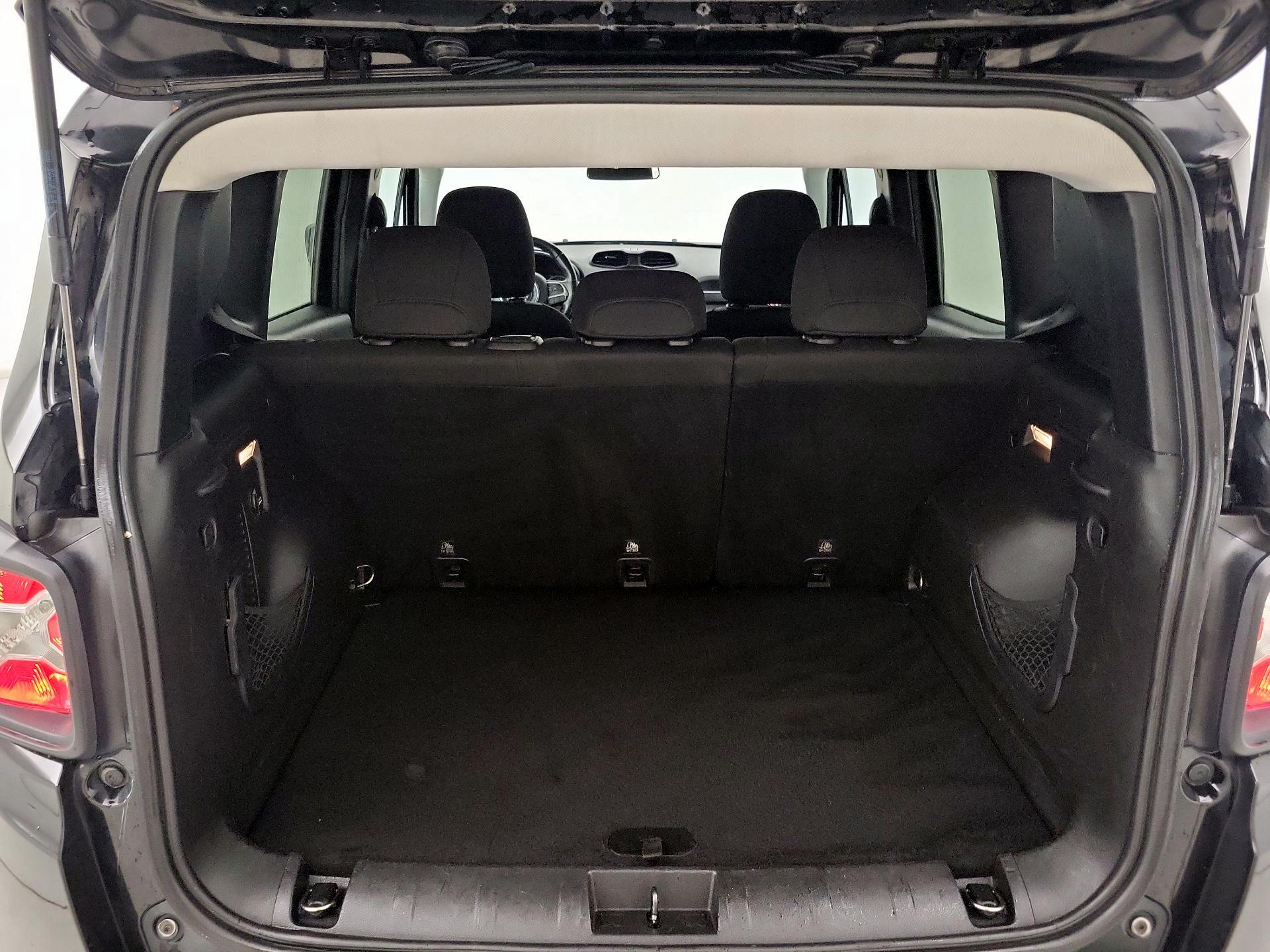 Thumbnail: 2016 Jeep Renegade - 20