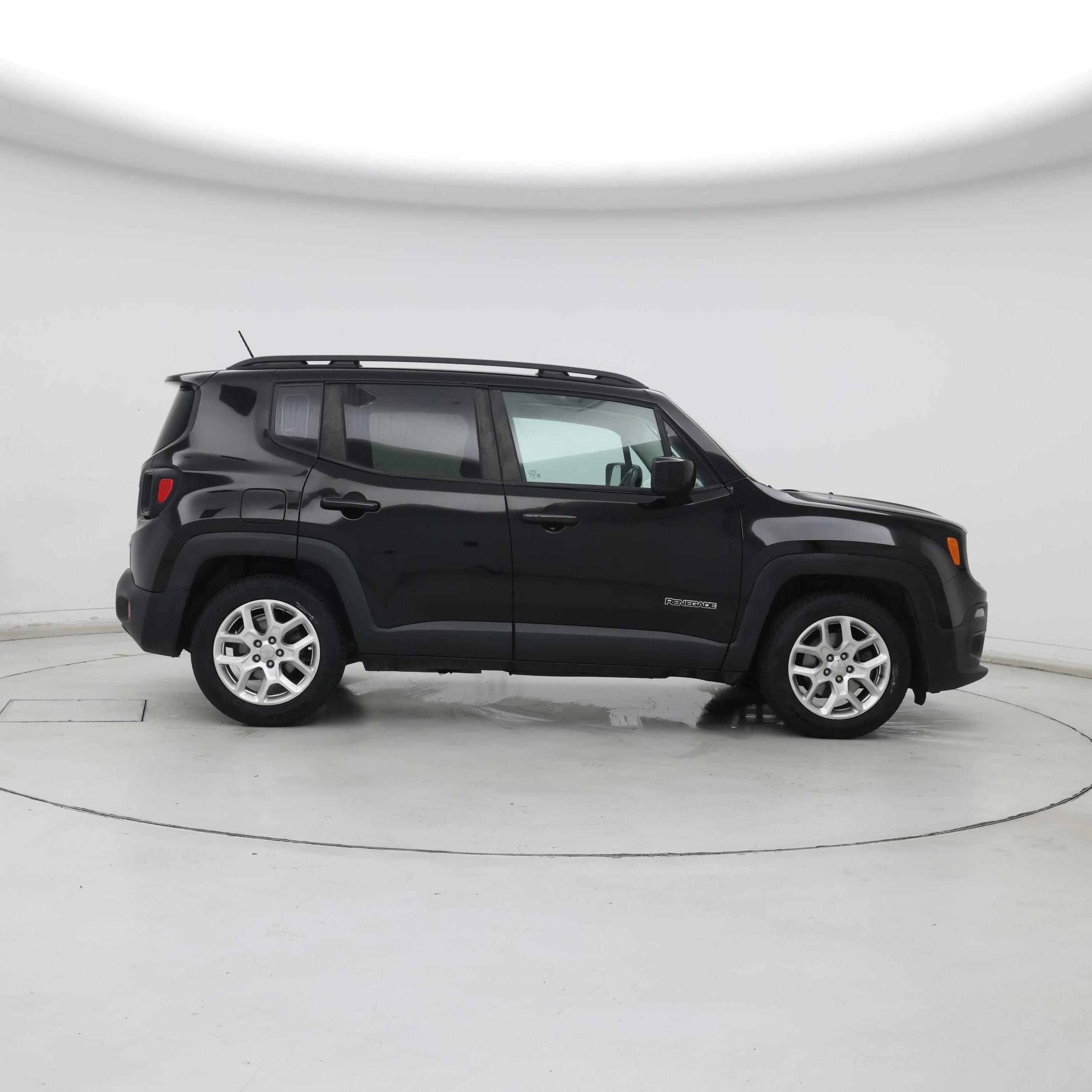 Thumbnail: 2016 Jeep Renegade - 7