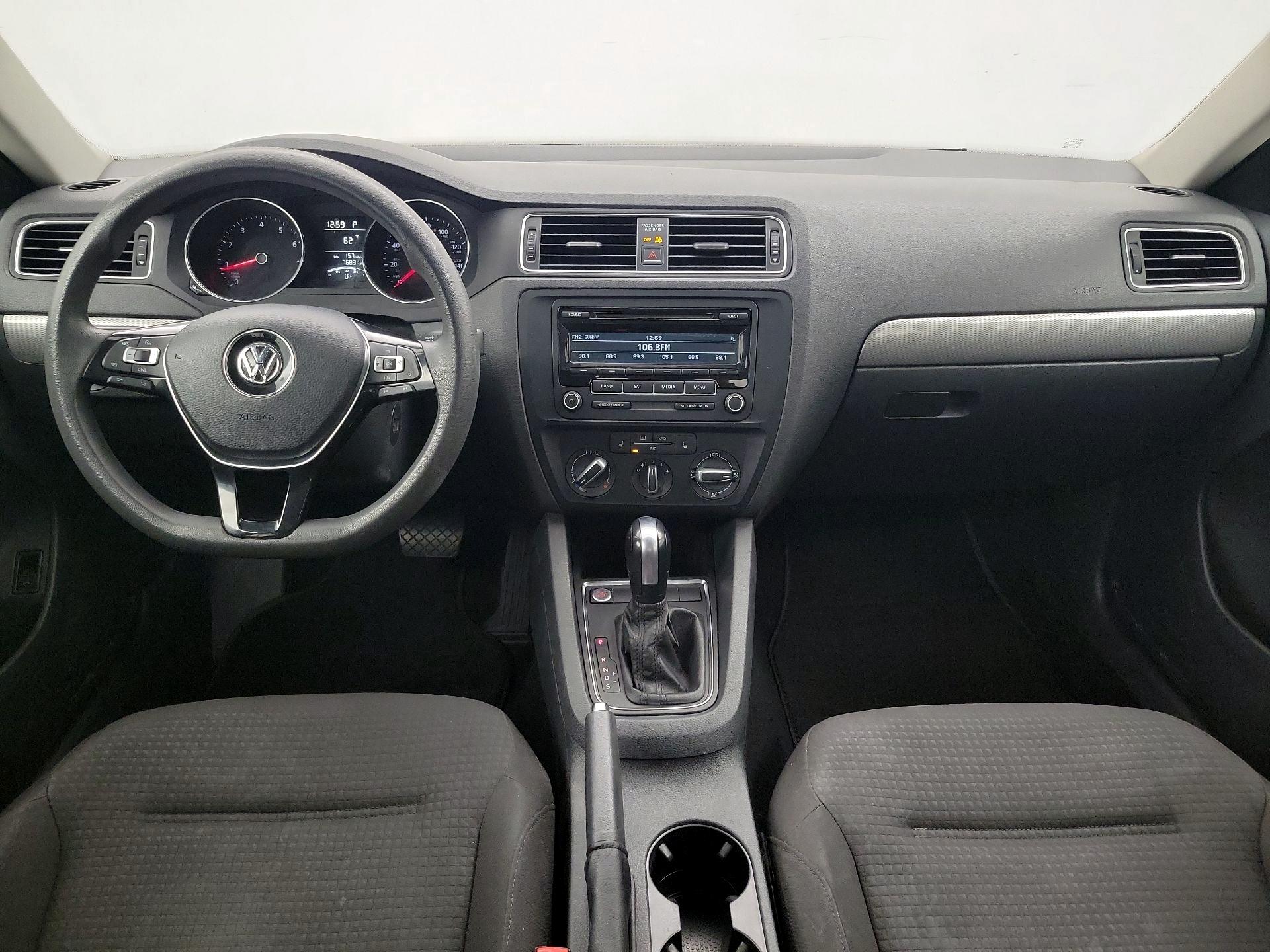 Thumbnail: 2015 Volkswagen Jetta - 9