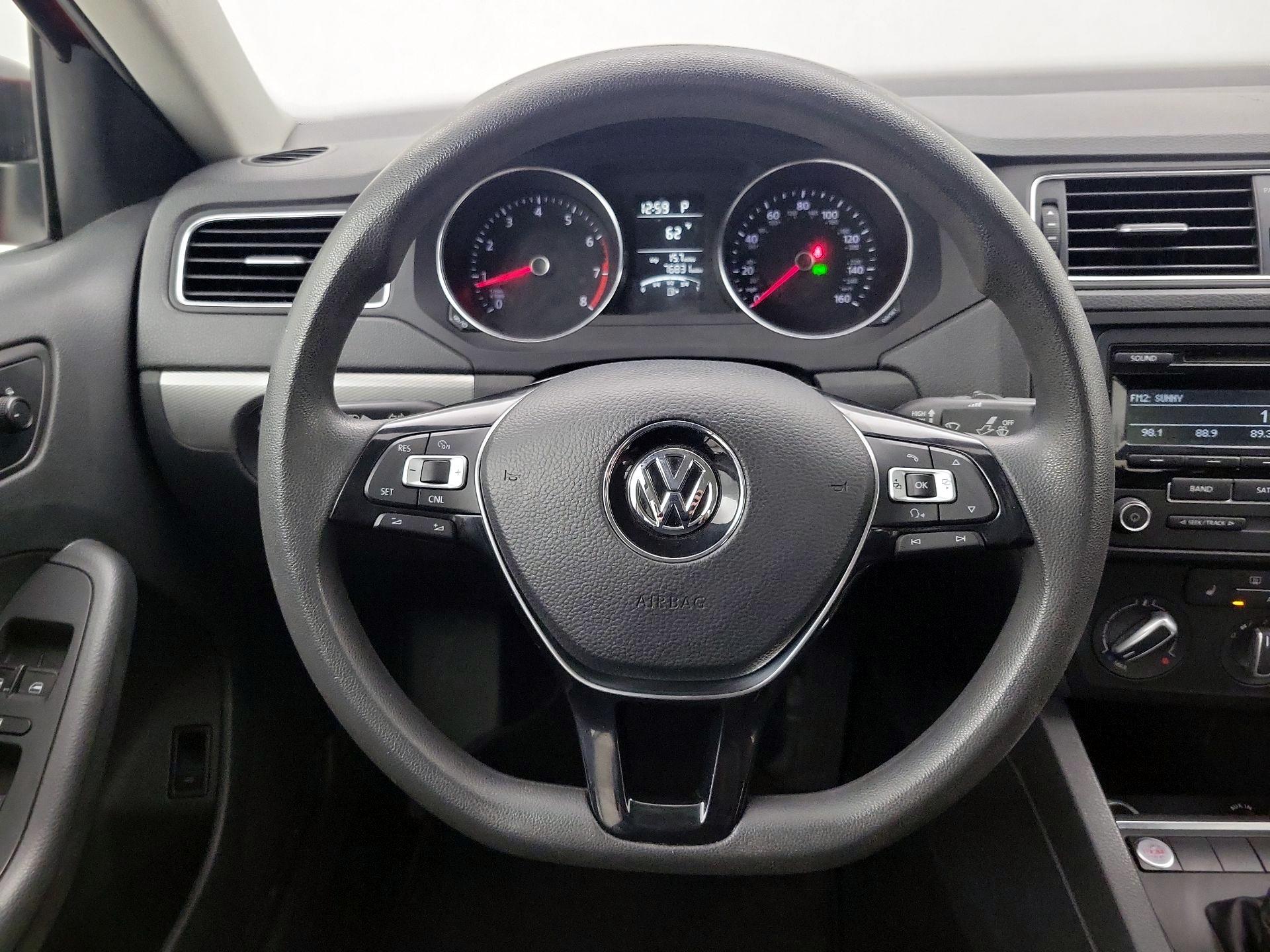 Thumbnail: 2015 Volkswagen Jetta - 10