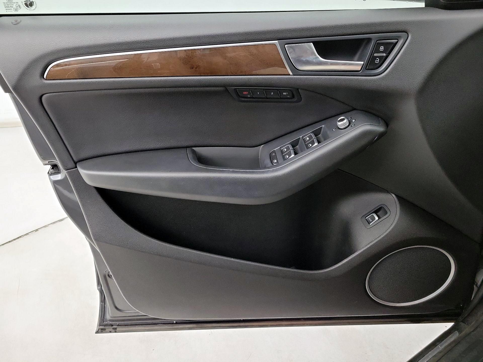 Thumbnail: 2016 Audi Q5 - 12