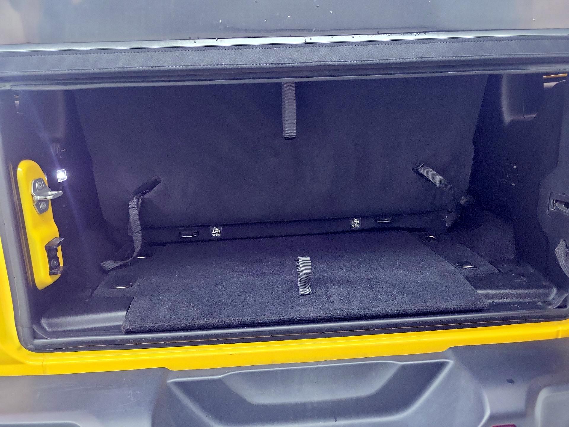 Thumbnail: 2021 Jeep Wrangler - 18