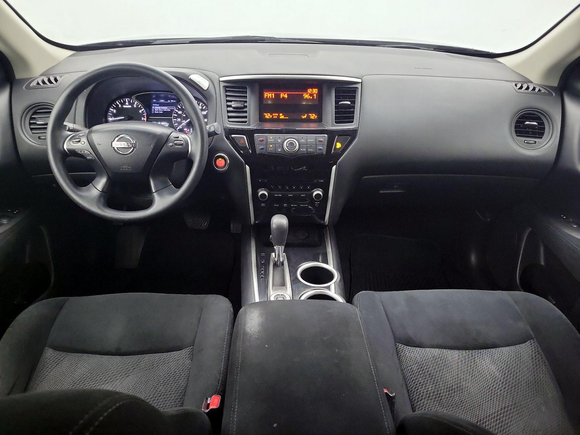 Thumbnail: 2015 Nissan Pathfinder - 9