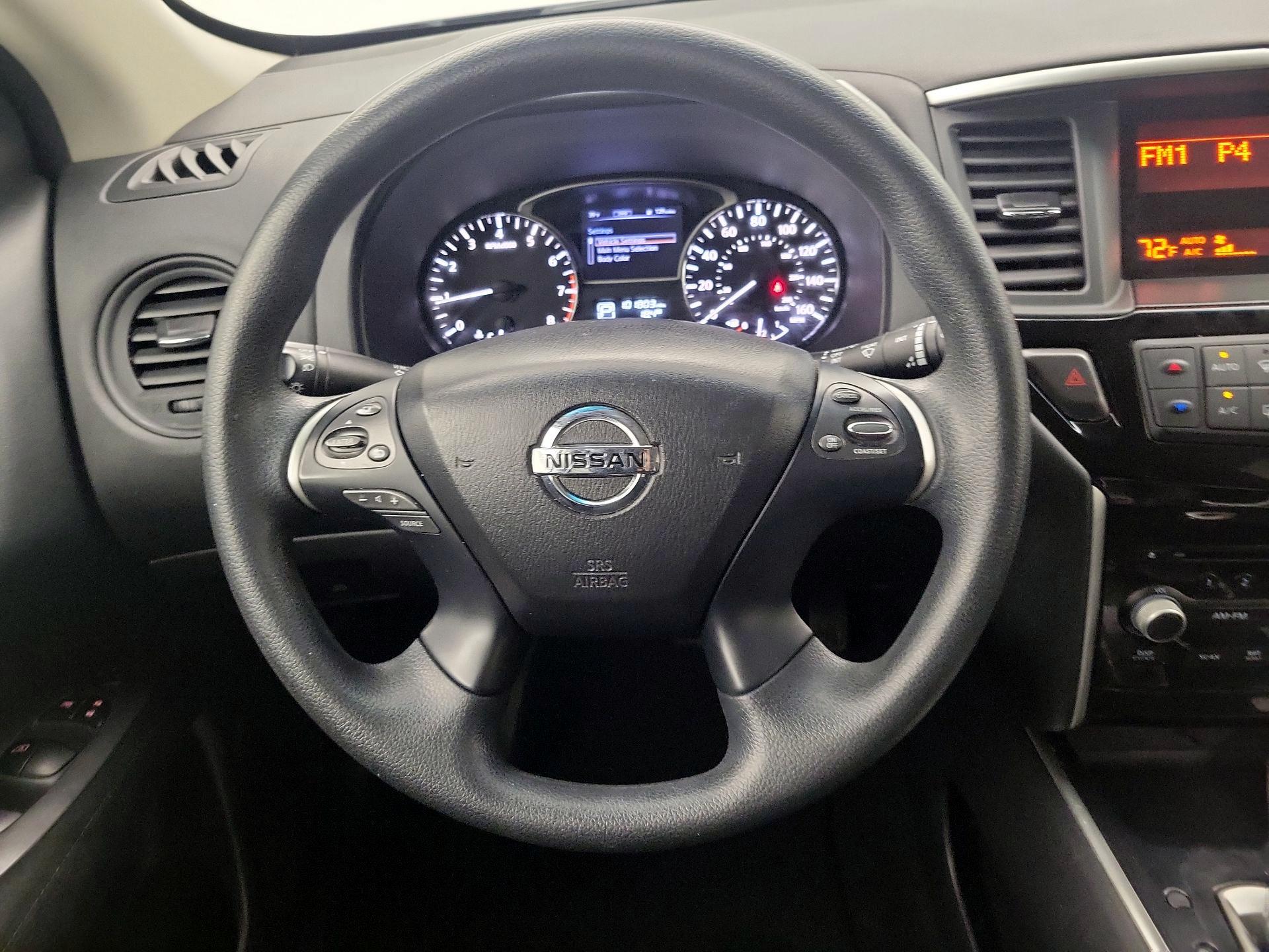 Thumbnail: 2015 Nissan Pathfinder - 10