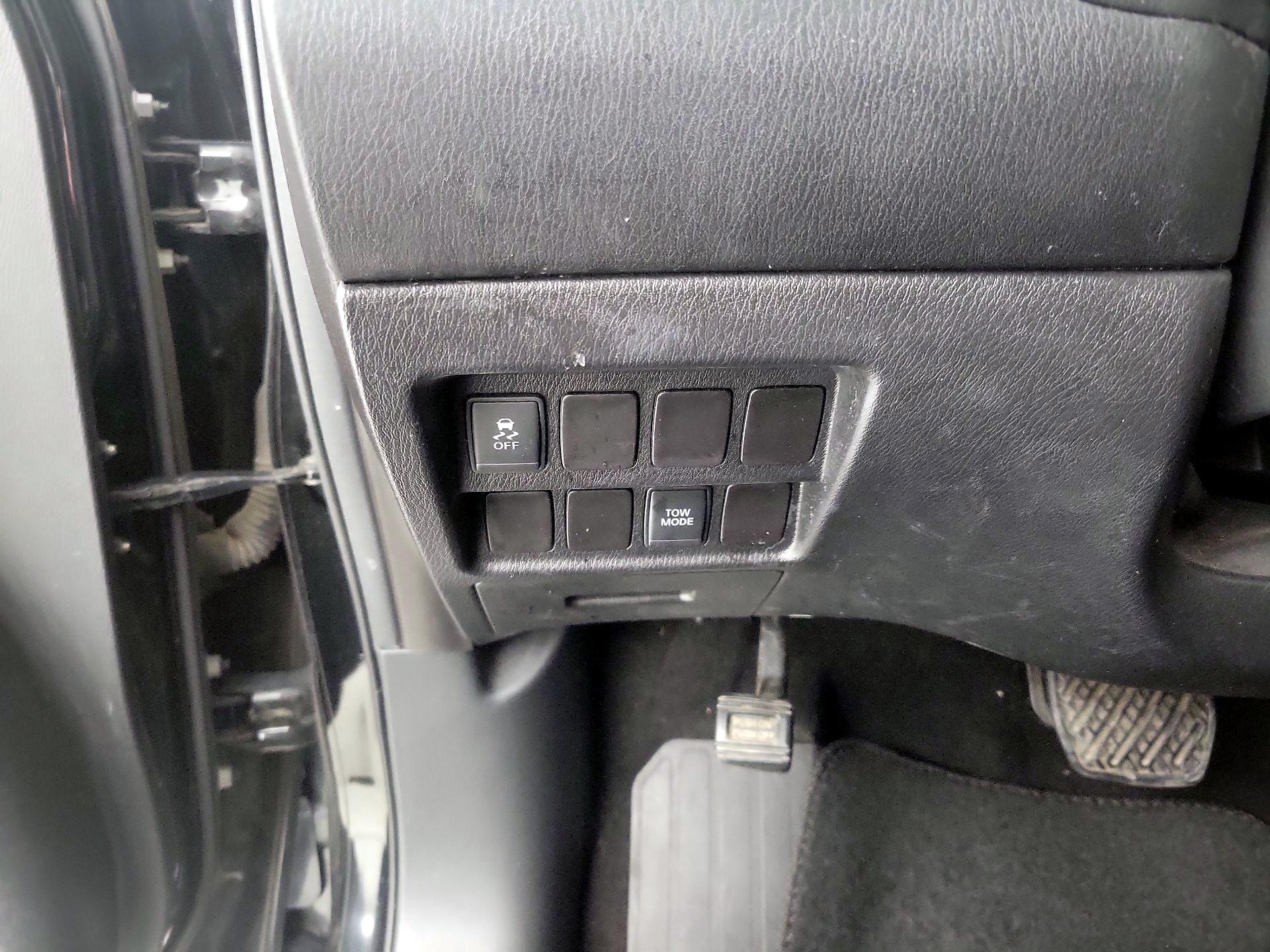 Thumbnail: 2015 Nissan Pathfinder - 13