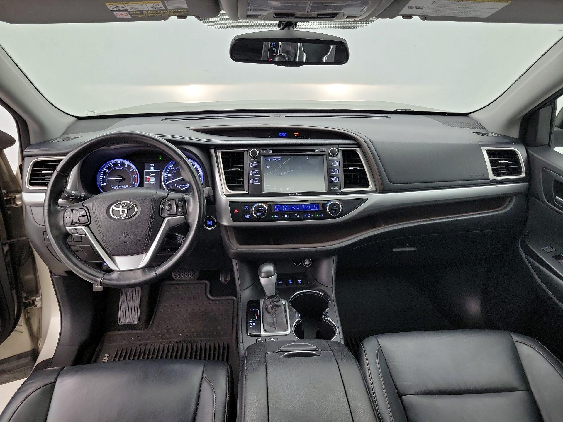 Thumbnail: 2015 Toyota Highlander - 9