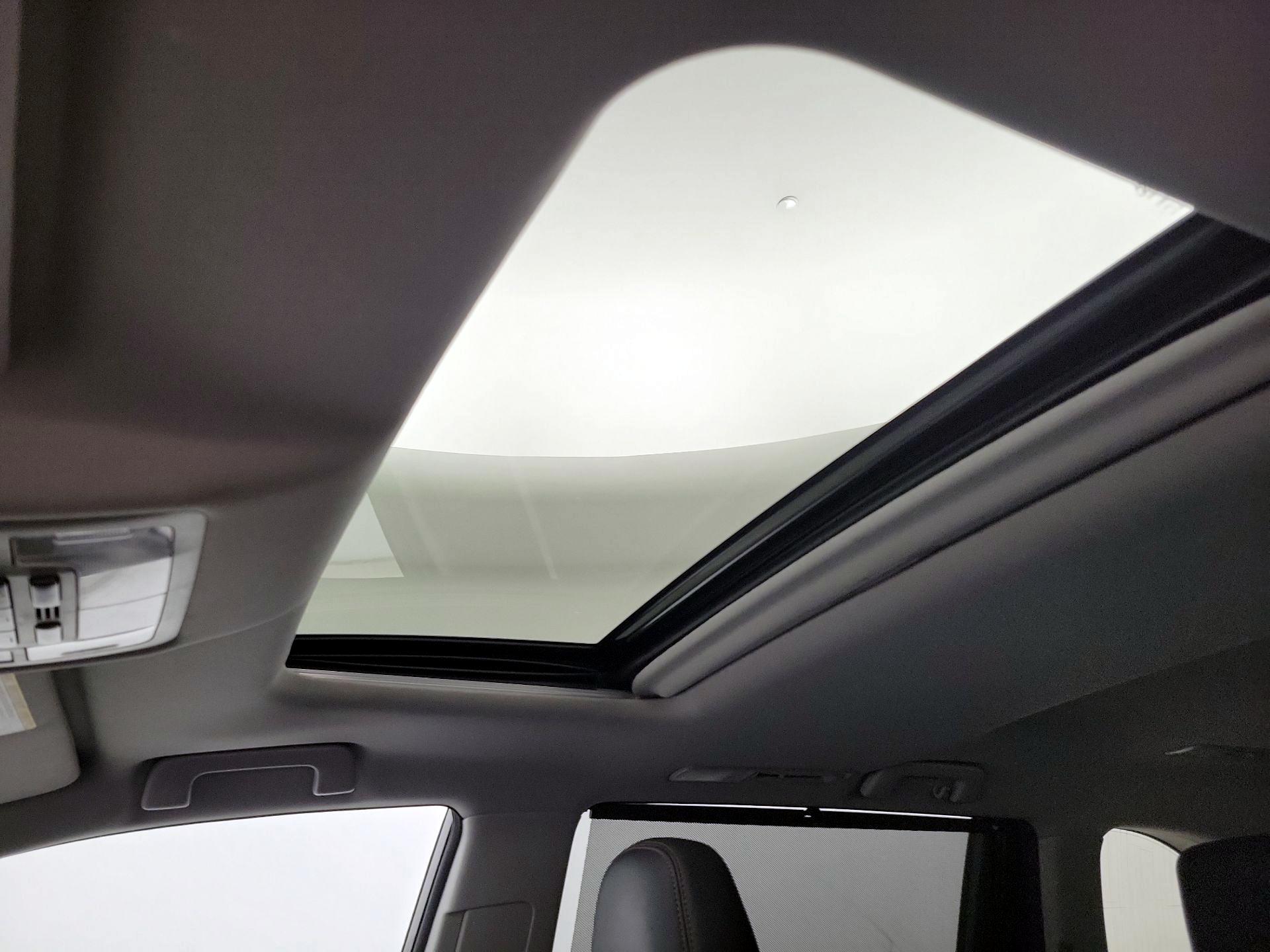 Thumbnail: 2015 Toyota Highlander - 20