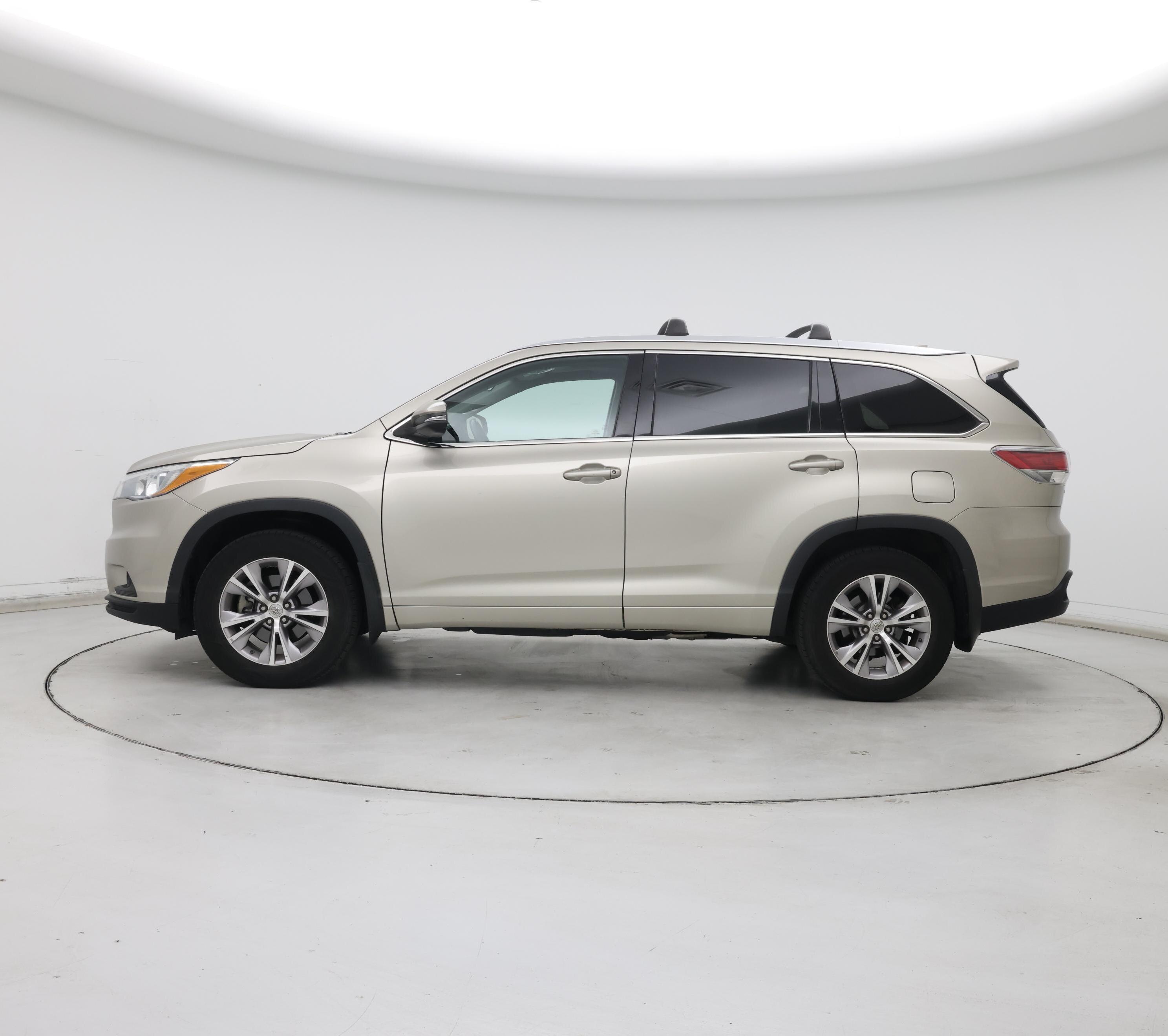 Thumbnail: 2015 Toyota Highlander - 3