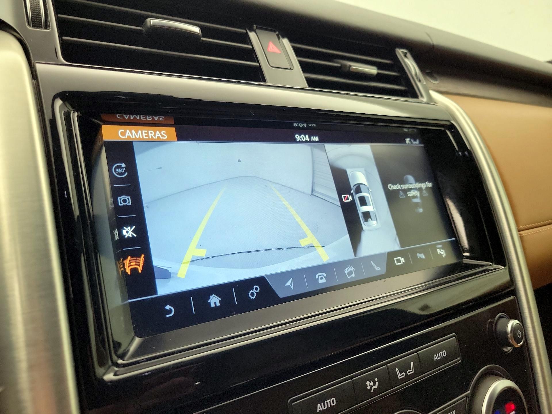 Thumbnail: 2019 Land Rover Discovery - 15