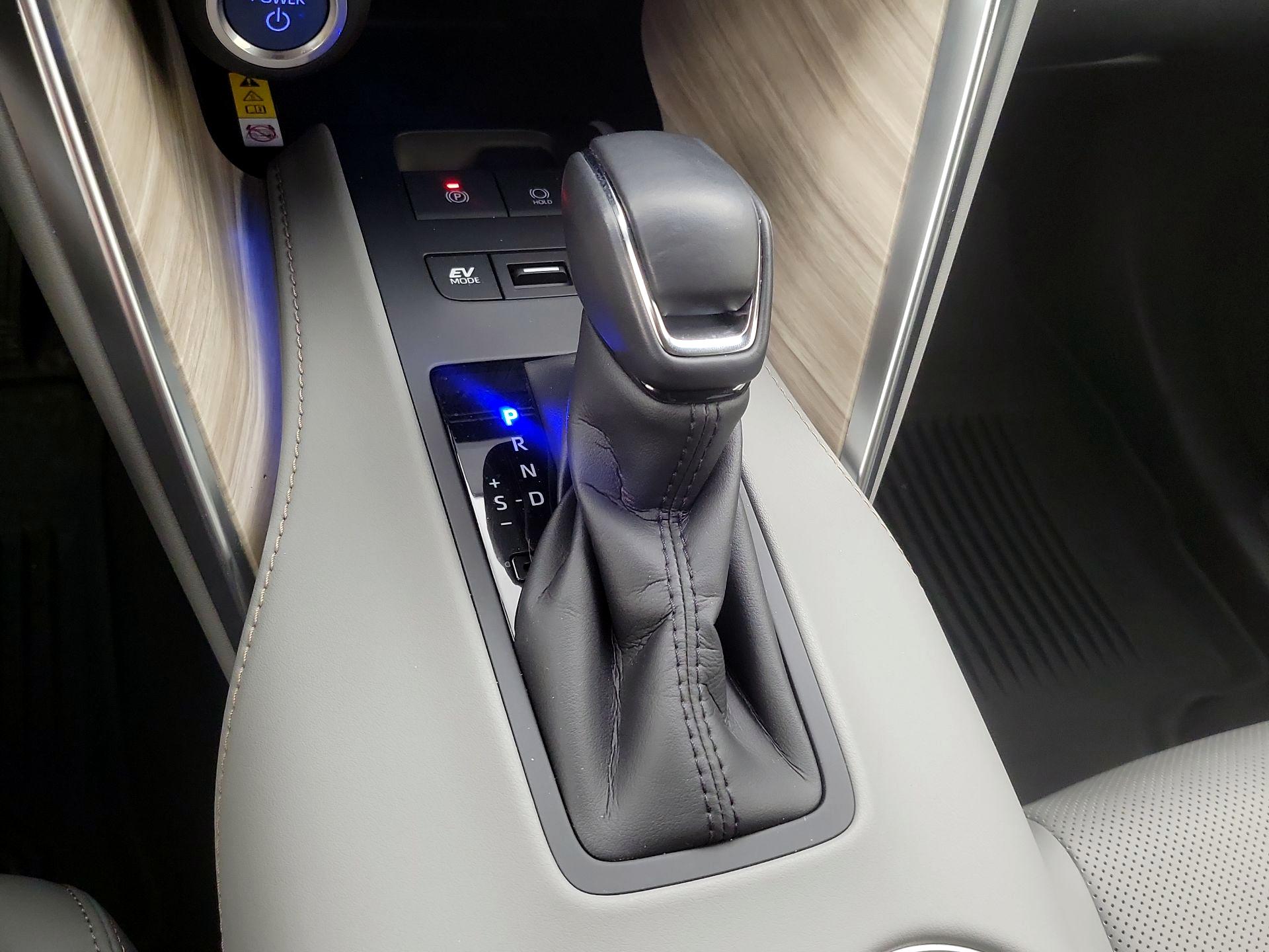 Thumbnail: 2021 Toyota Venza - 17