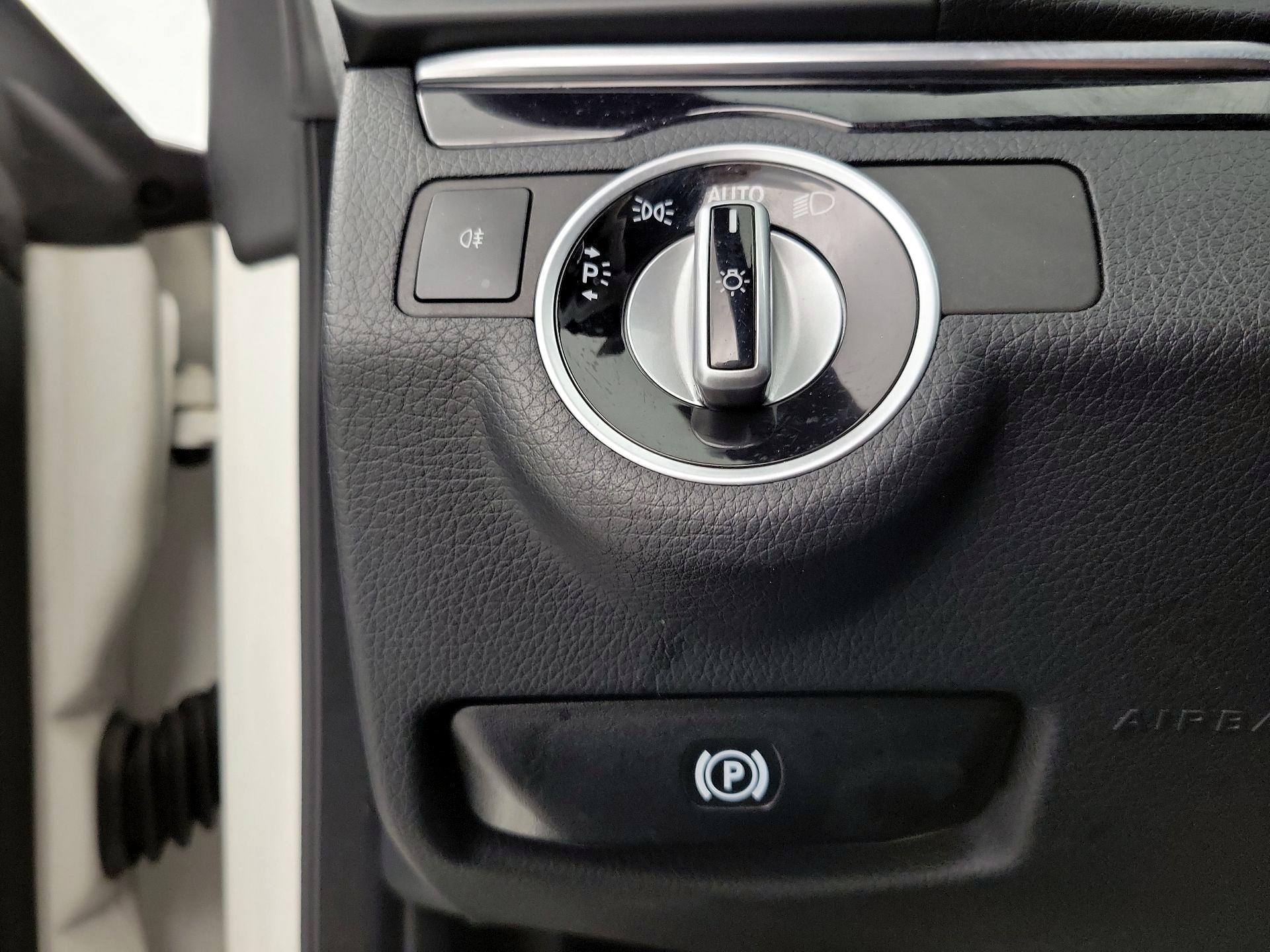 Thumbnail: 2015 Mercedes-Benz E-Class - 13