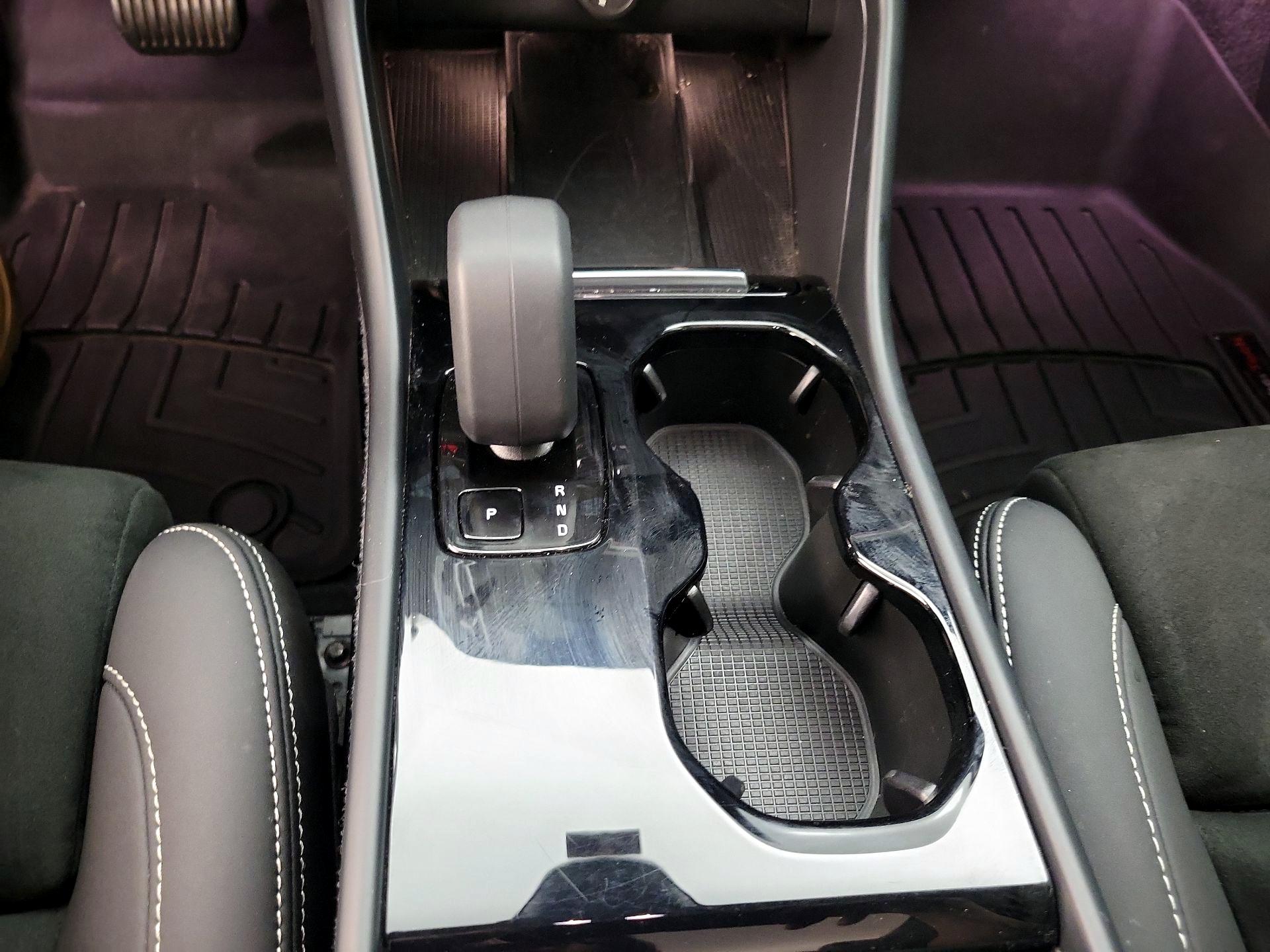 Thumbnail: 2022 Volvo C40 - 17