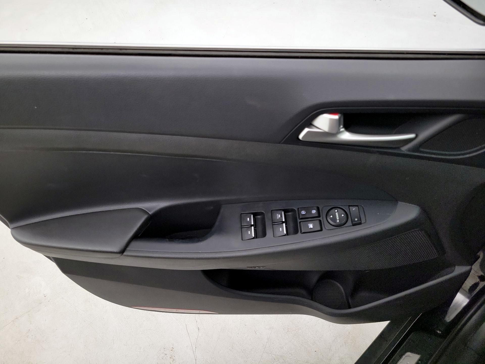 Thumbnail: 2020 Hyundai Tucson - 12