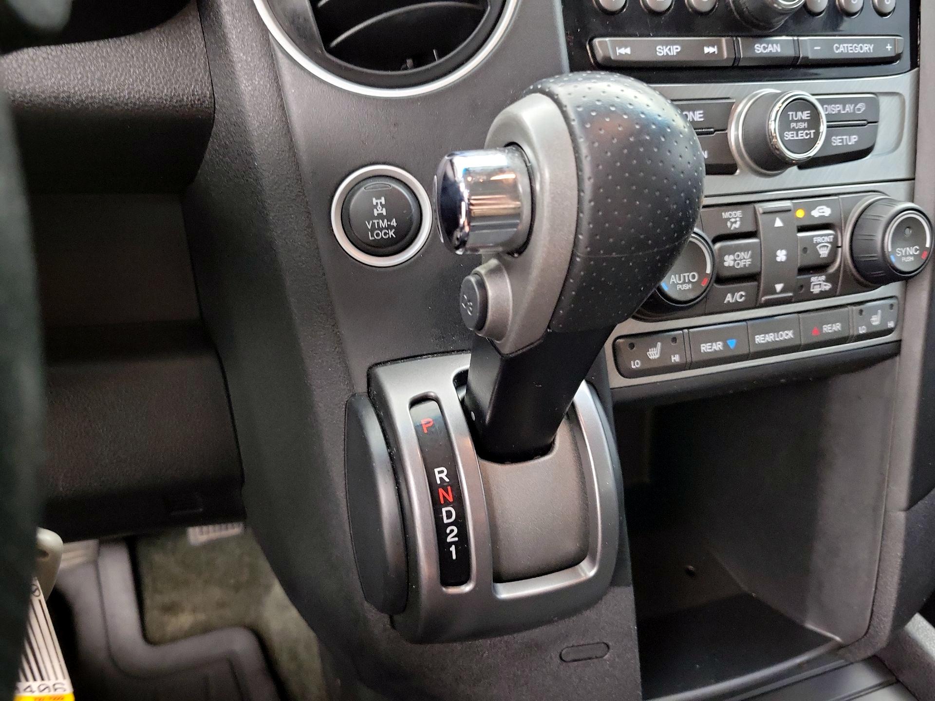 Thumbnail: 2014 Honda Pilot - 17