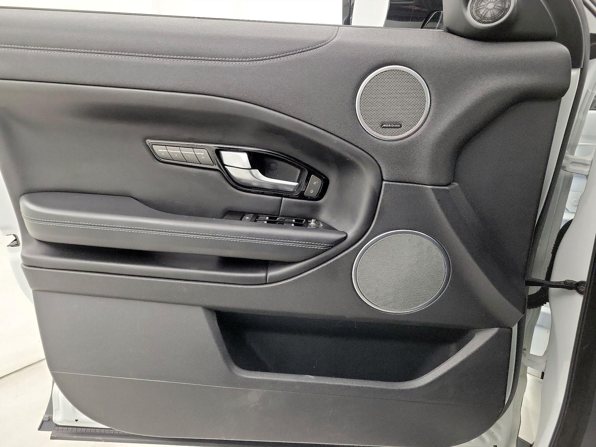 Thumbnail: 2016 Land Rover Range Rover Evoque - 12