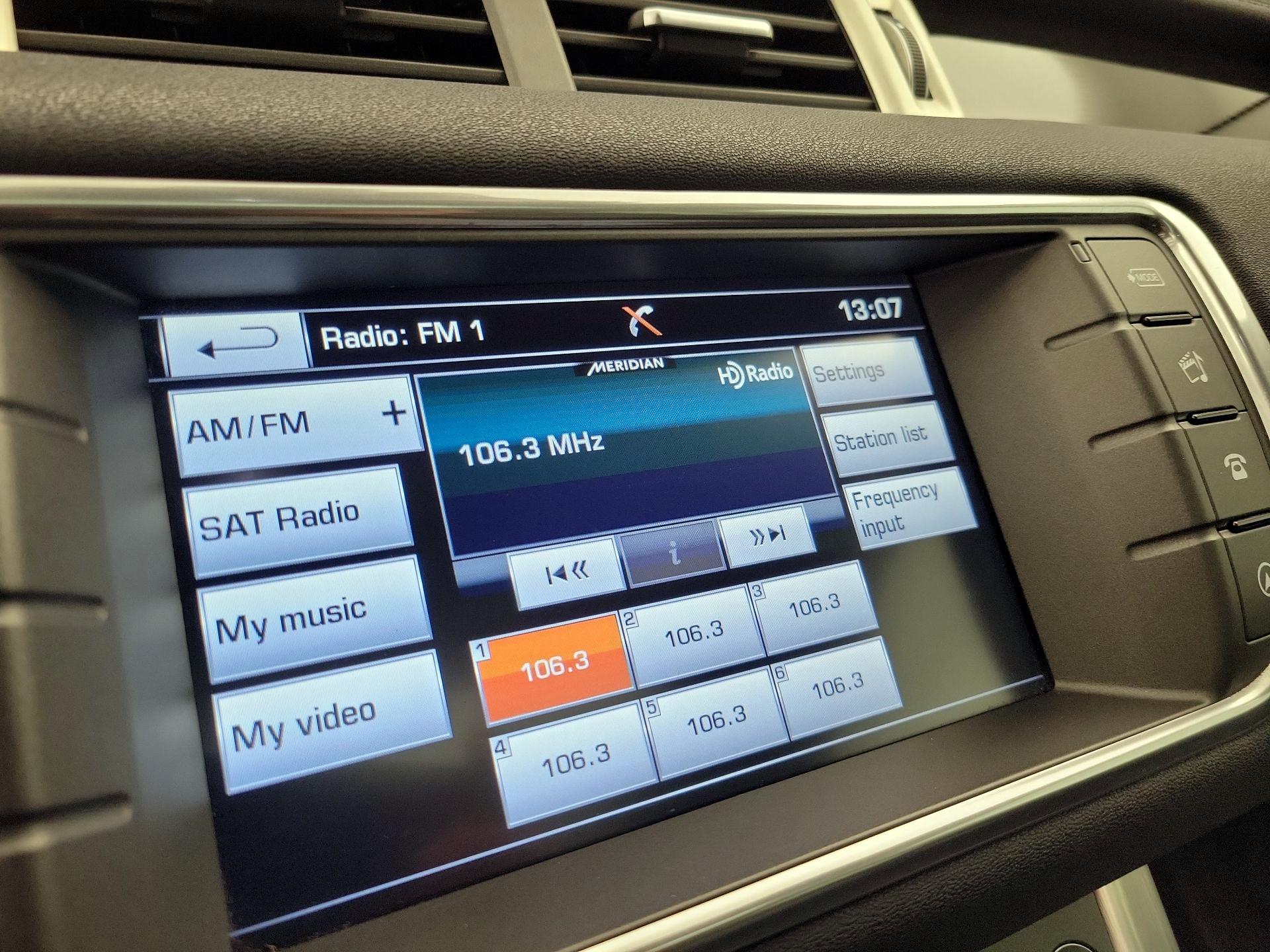 Thumbnail: 2016 Land Rover Range Rover Evoque - 16