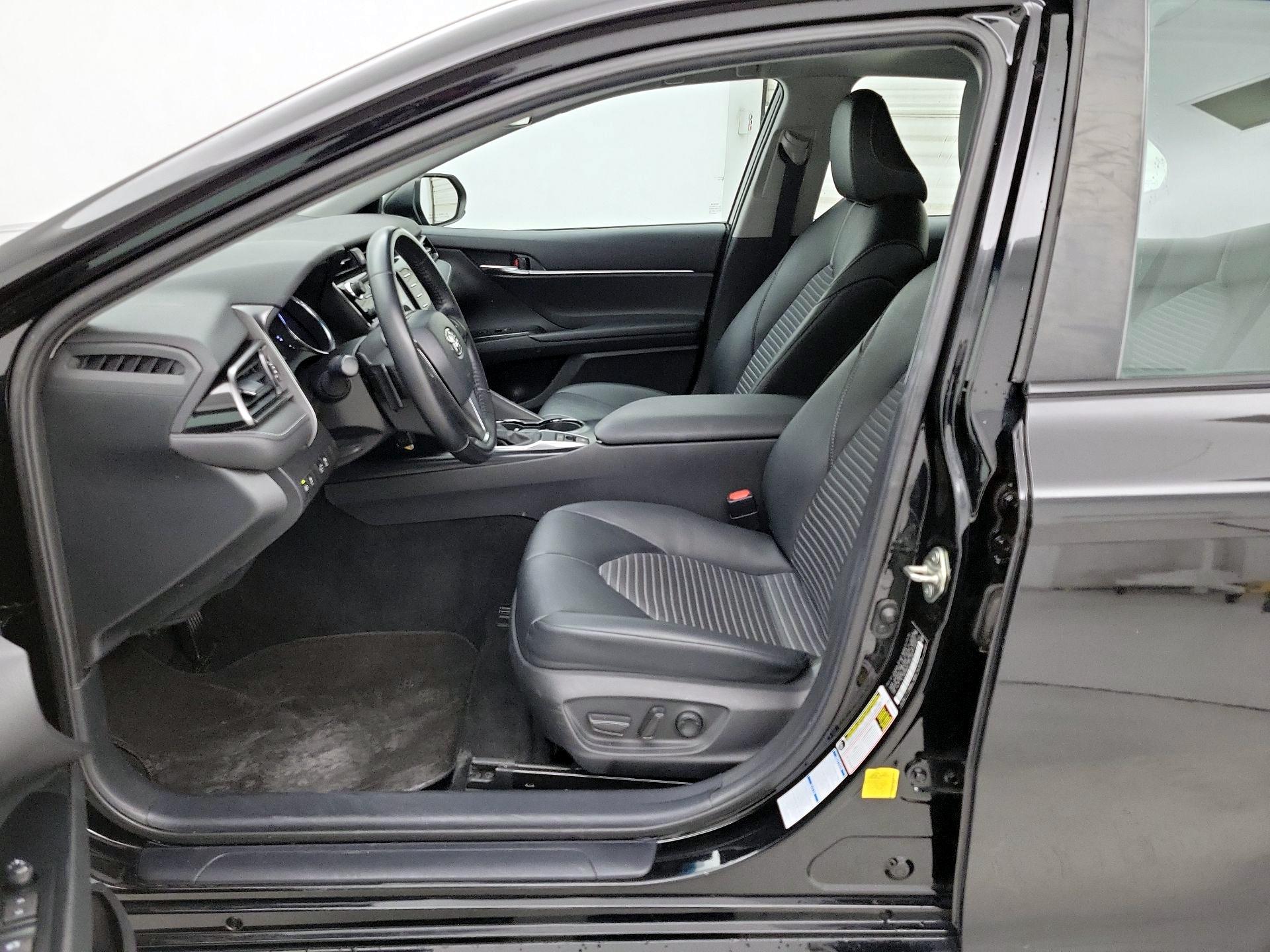 Thumbnail: 2020 Toyota Camry - 11