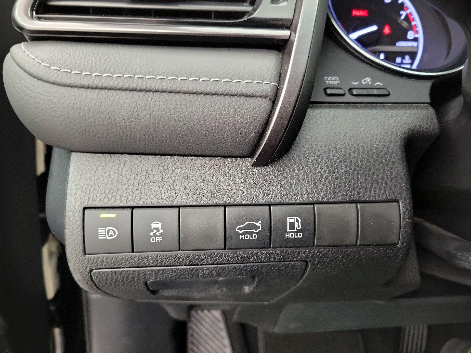 Thumbnail: 2020 Toyota Camry - 13