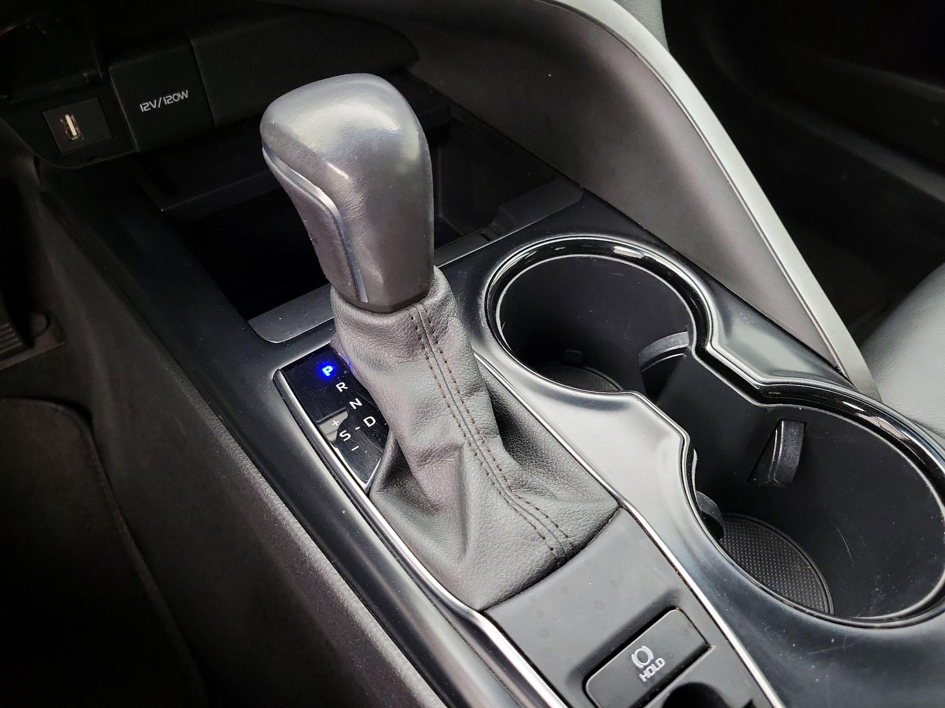 Thumbnail: 2020 Toyota Camry - 18