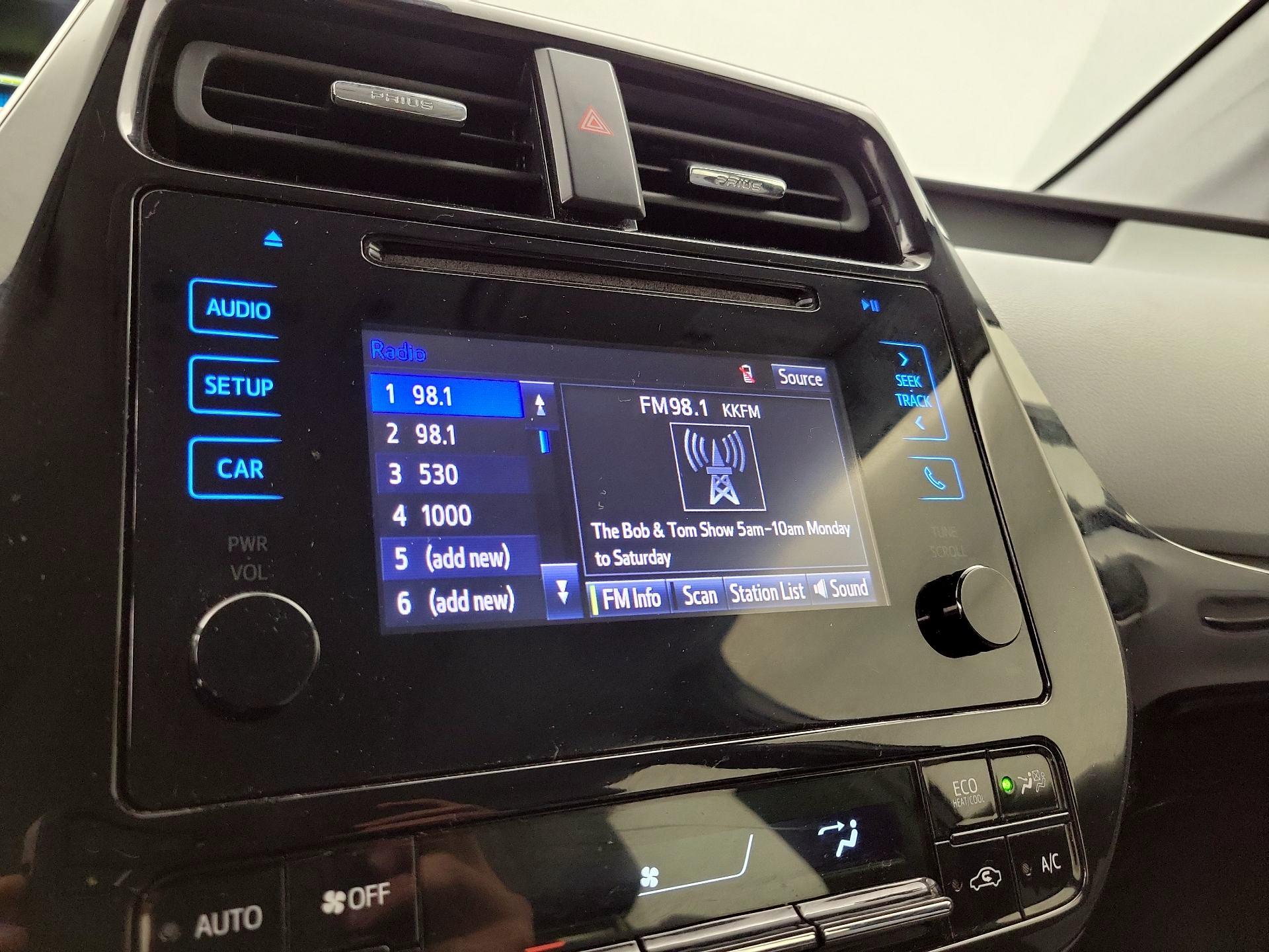 Thumbnail: 2019 Toyota Prius - 15