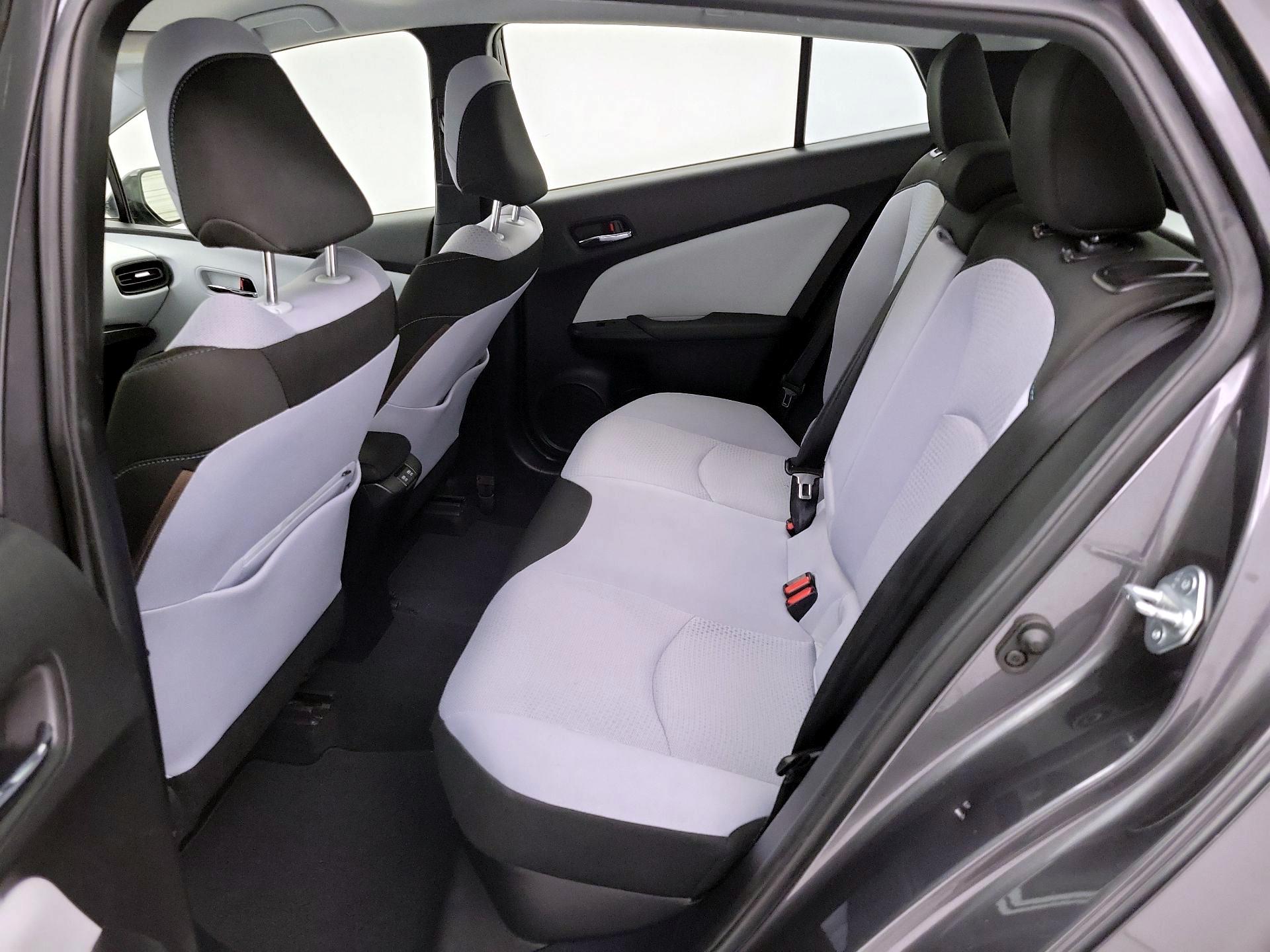 Thumbnail: 2019 Toyota Prius - 18
