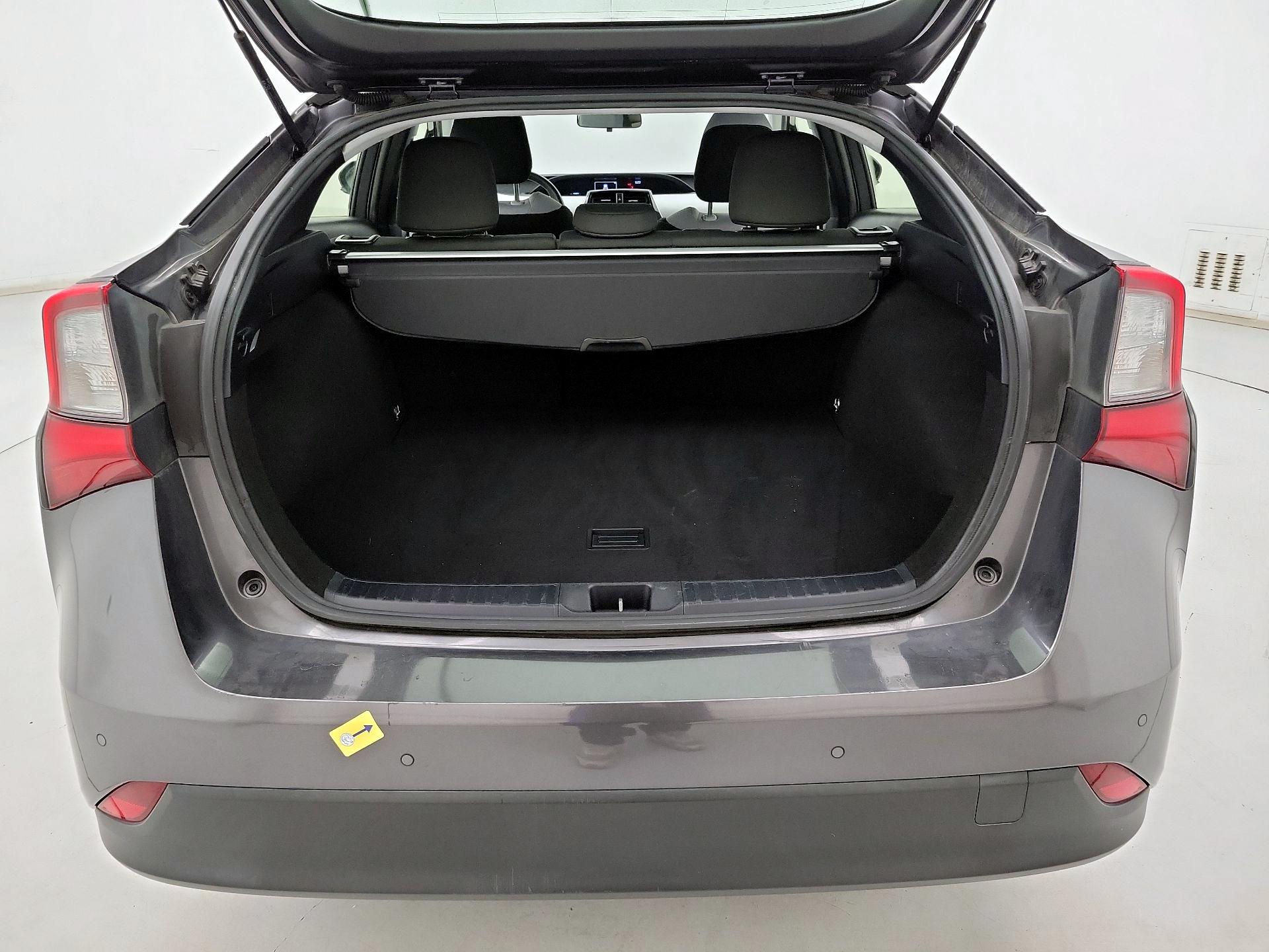 Thumbnail: 2019 Toyota Prius - 19
