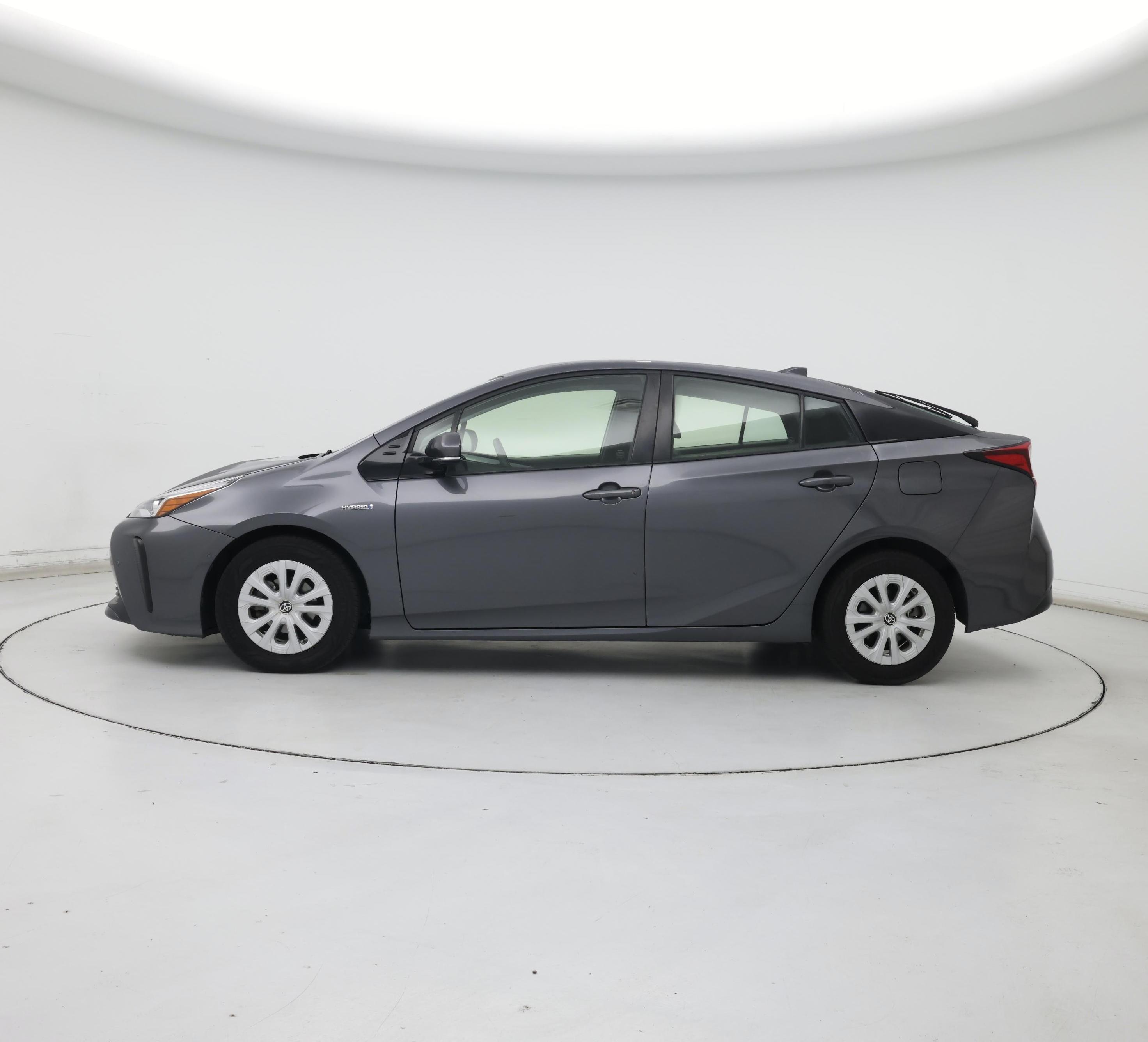 Thumbnail: 2019 Toyota Prius - 3