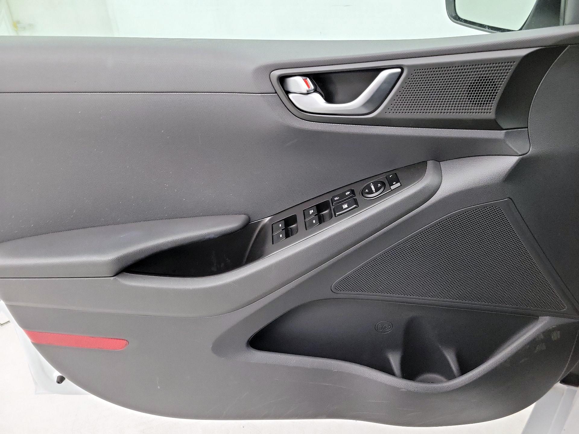 Thumbnail: 2019 Hyundai Ioniq - 12
