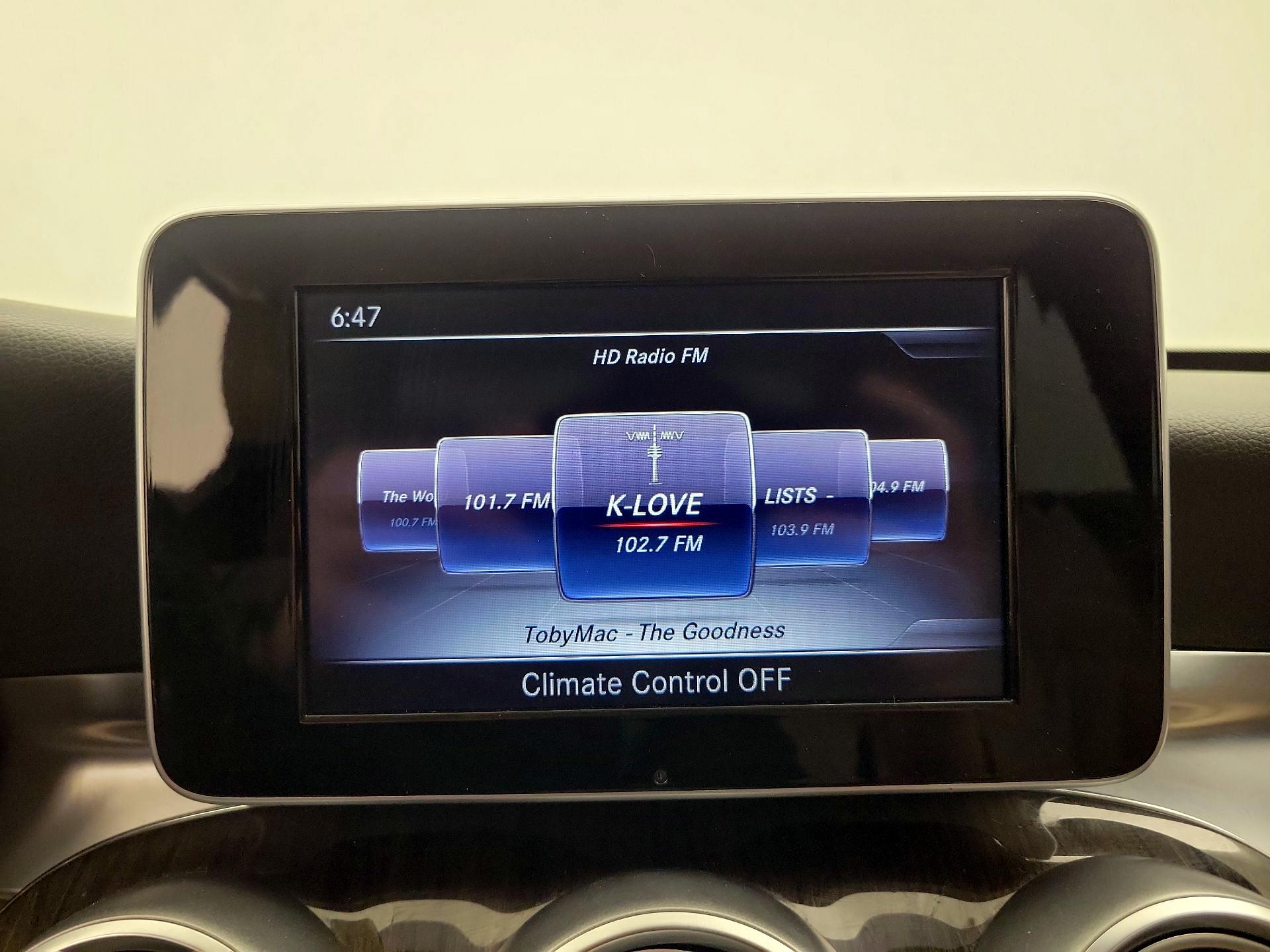 Thumbnail: 2016 Mercedes-Benz C-Class - 15